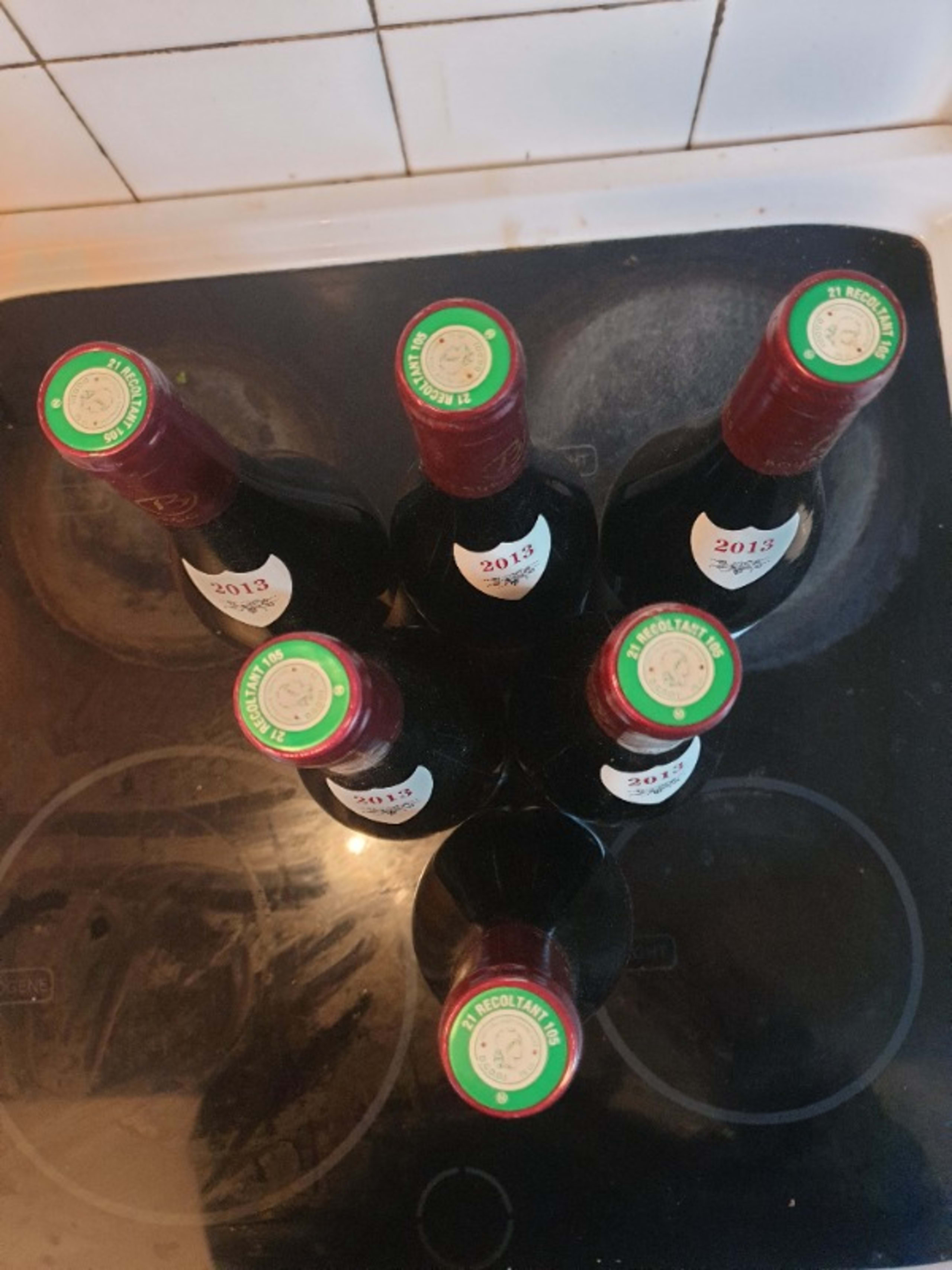 Caps