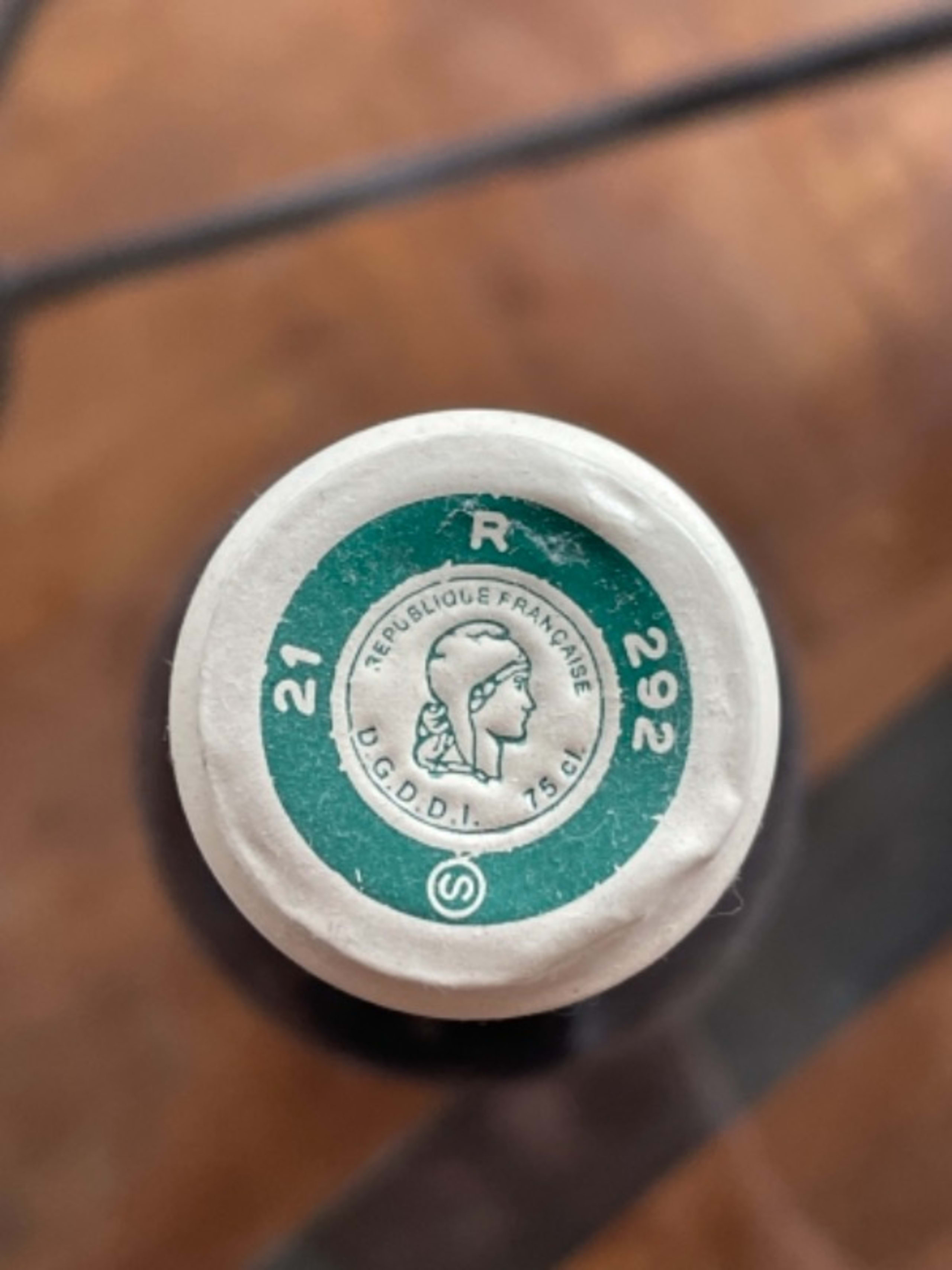 Caps