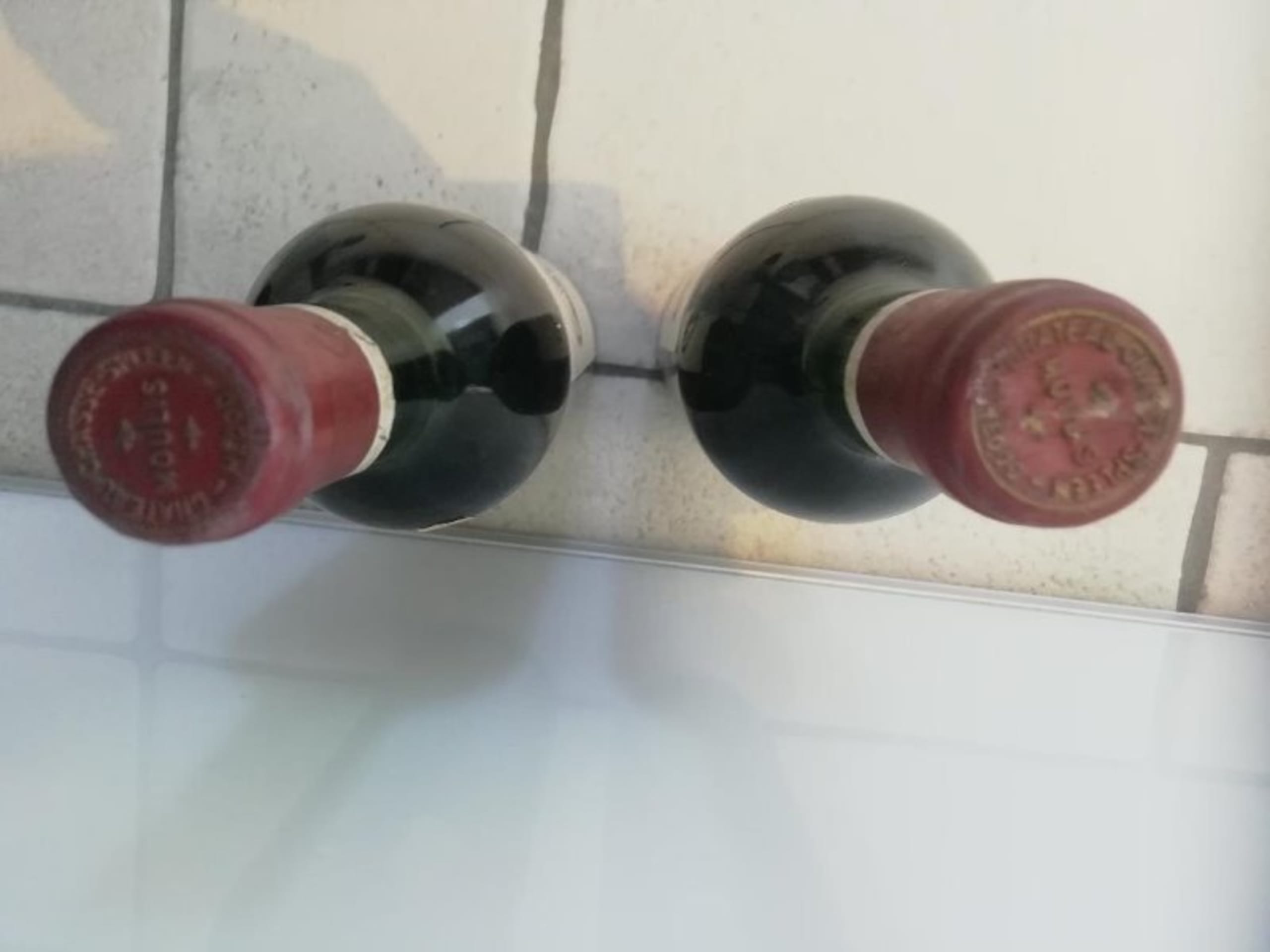 Caps