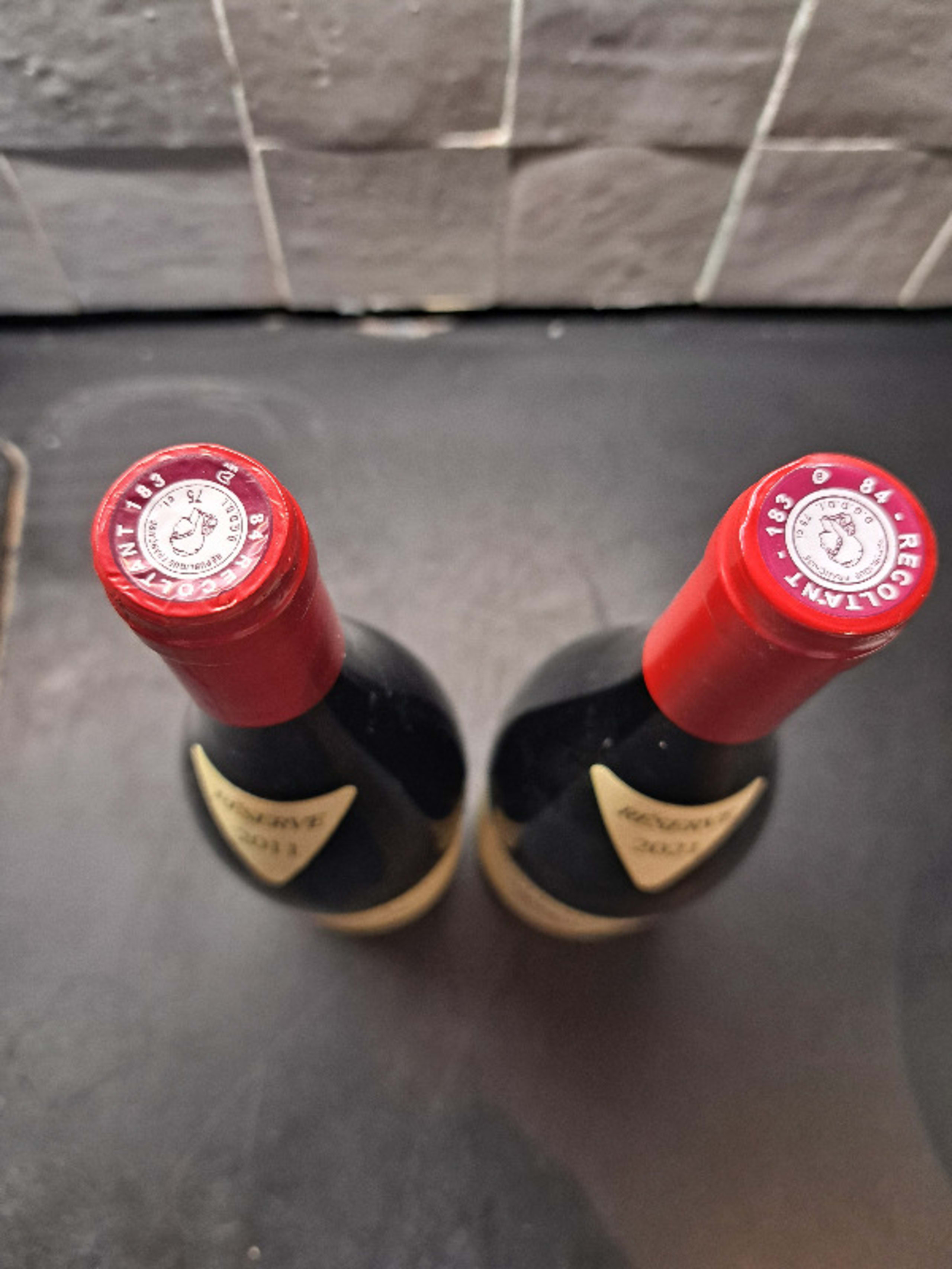 Caps