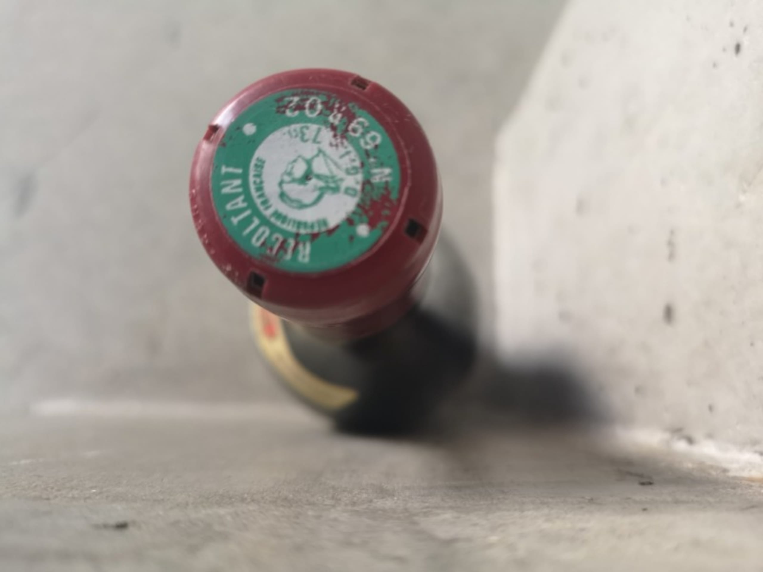 Caps