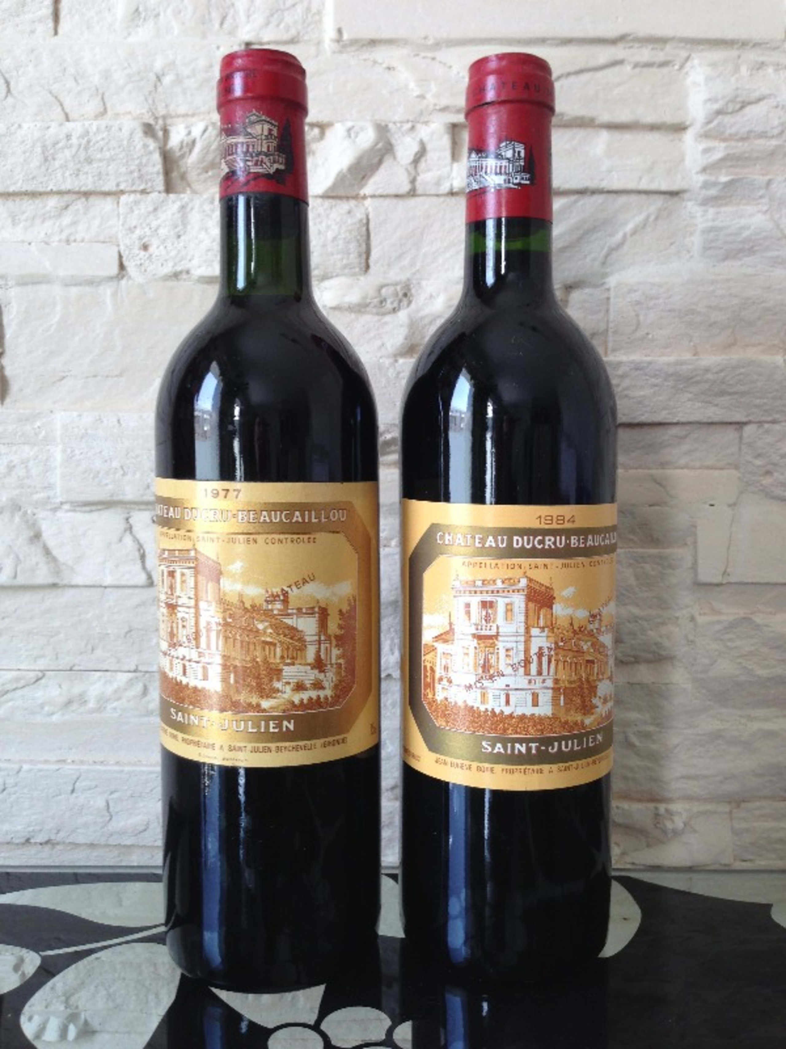 2 x CHATEAU DUCRU-BEAUCAILLOU, Saint-Julien, 1977