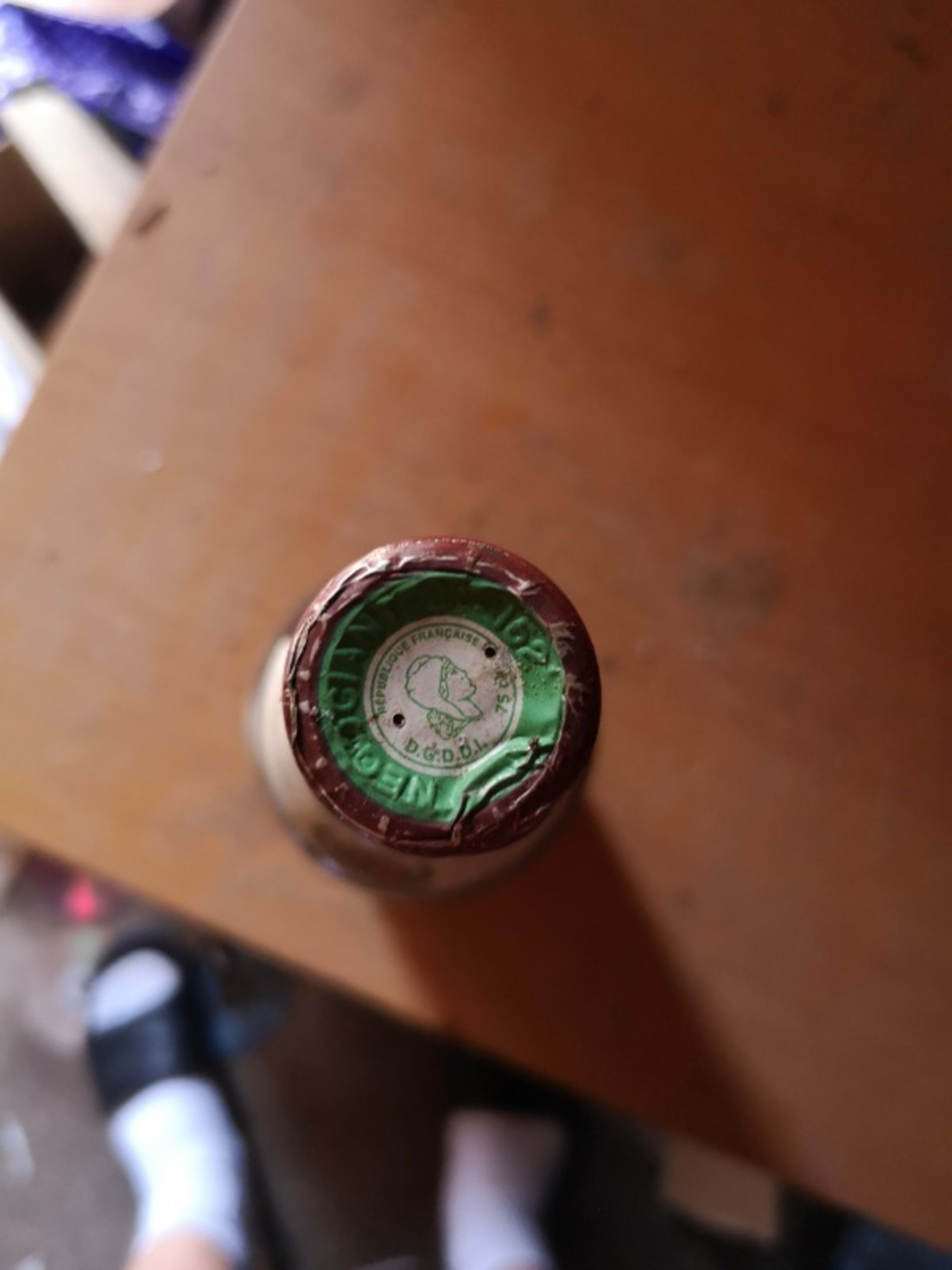 Caps