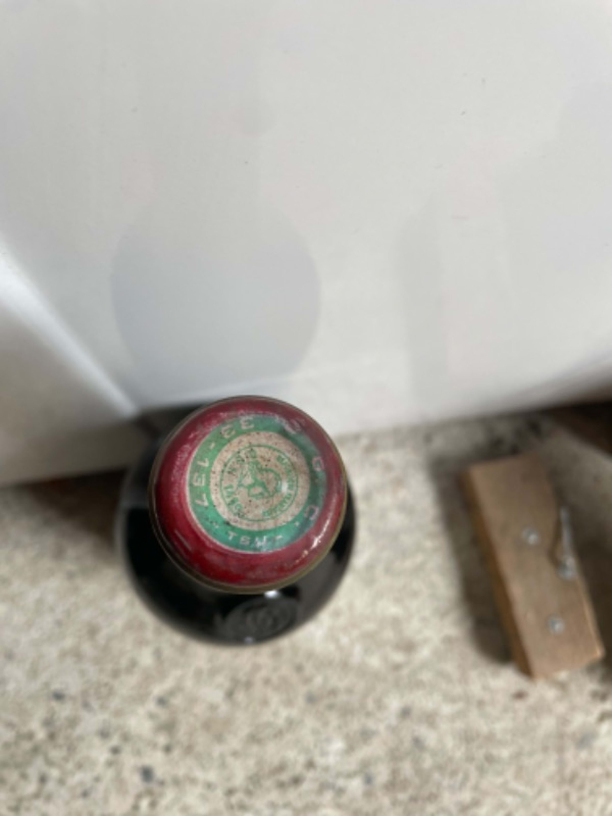 Caps