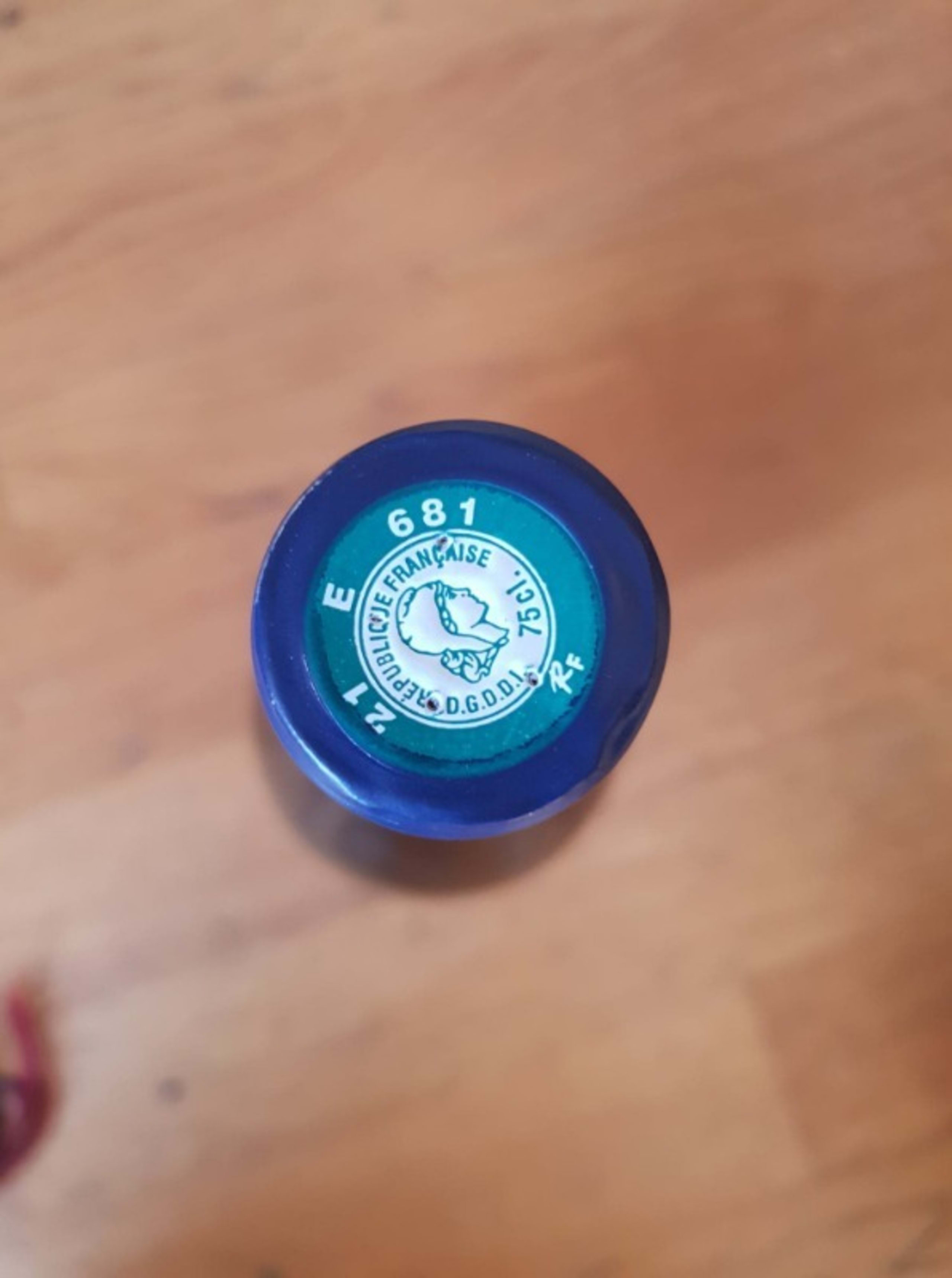 Caps