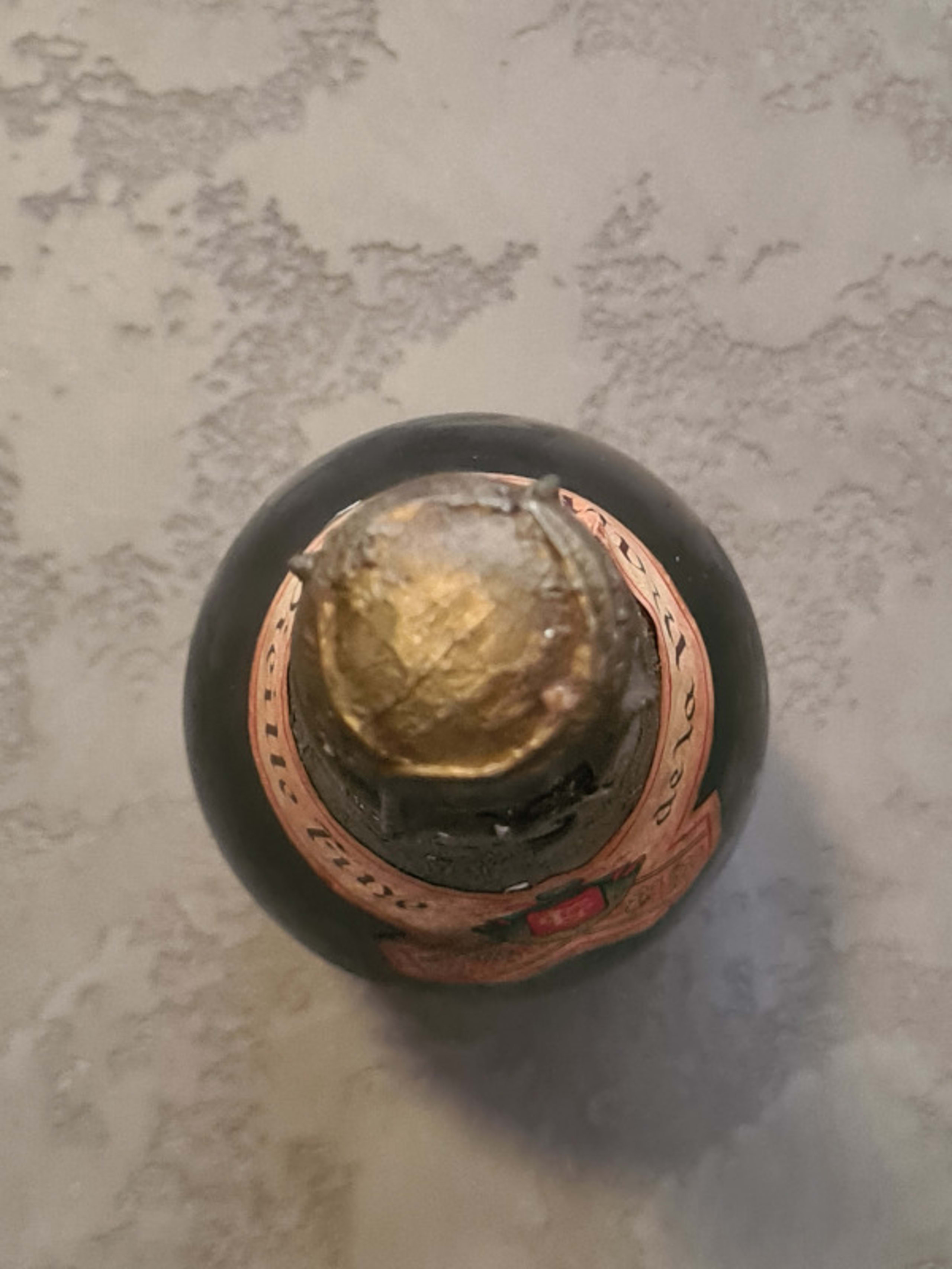 Caps