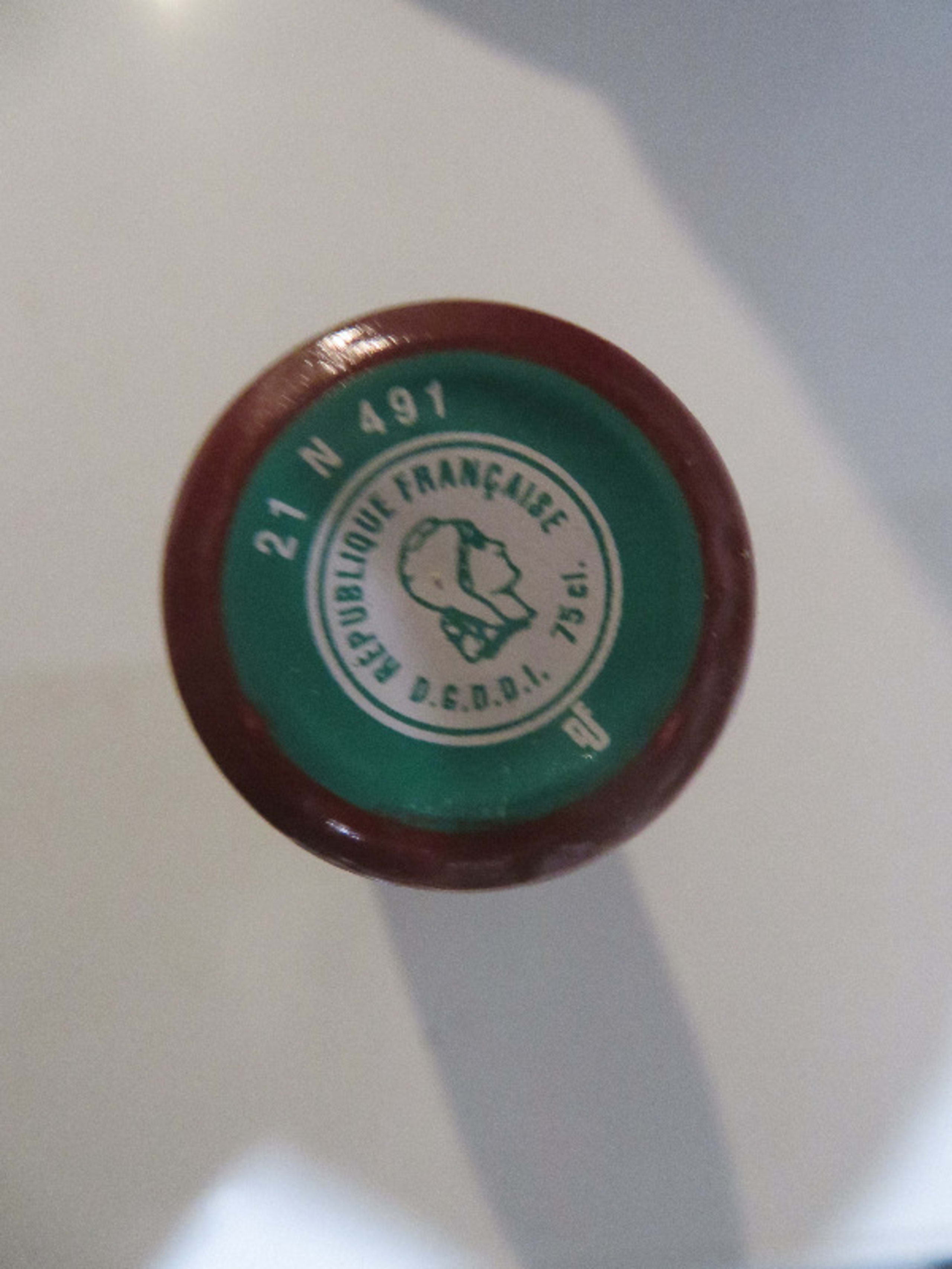 Caps