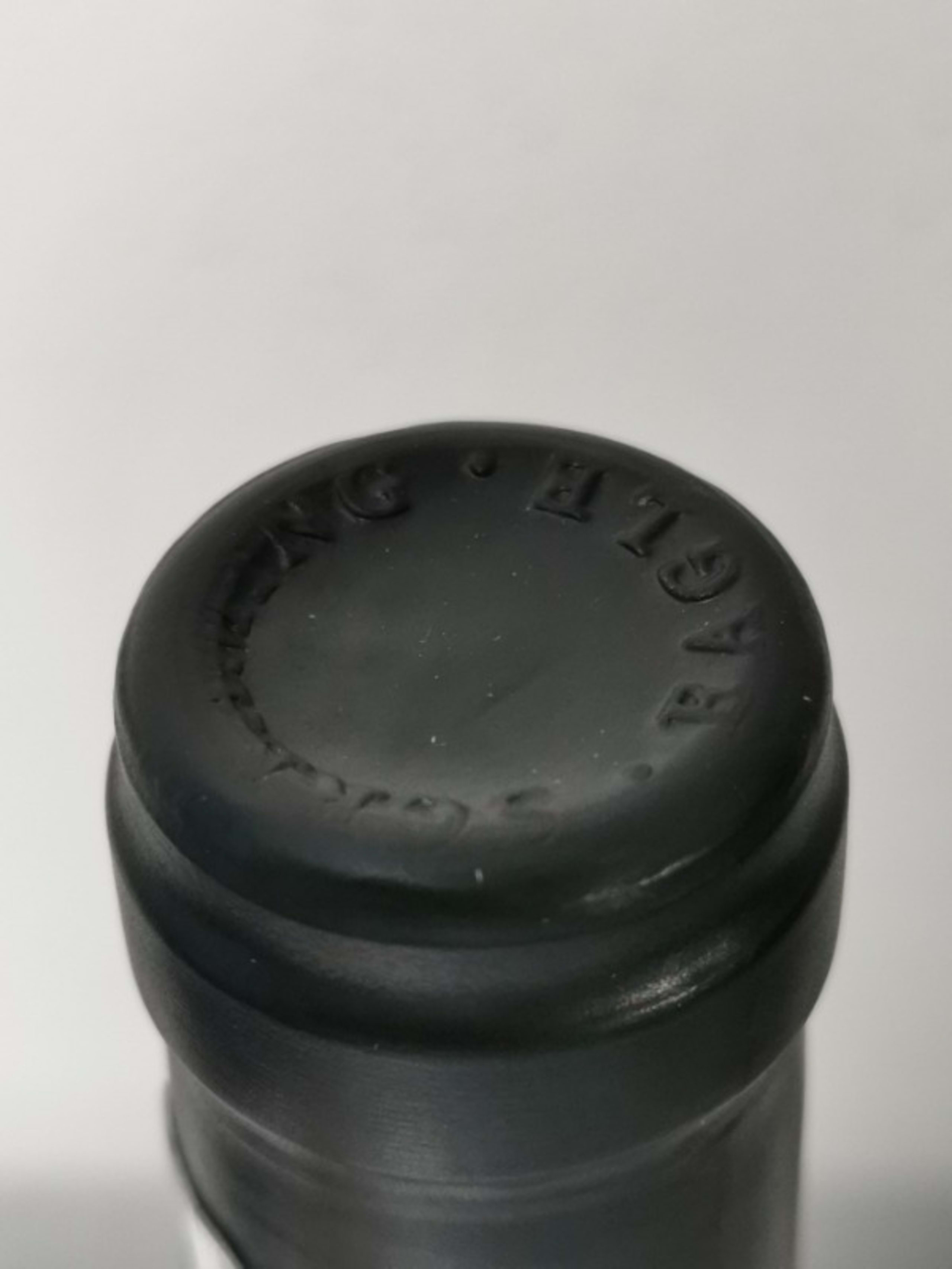 Caps