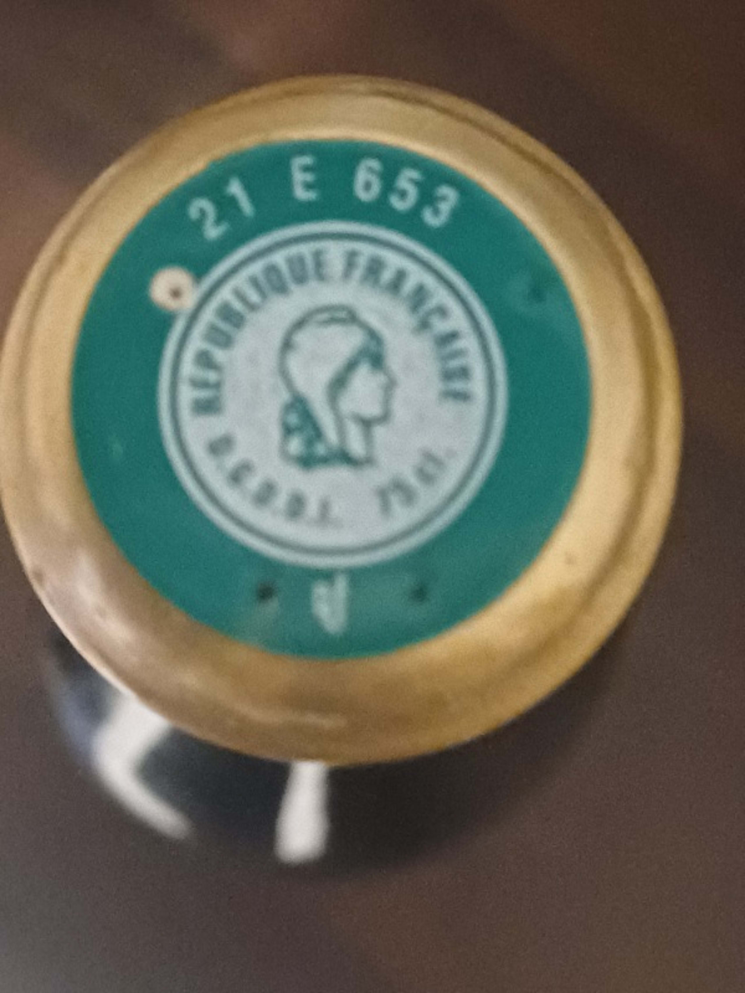 Caps