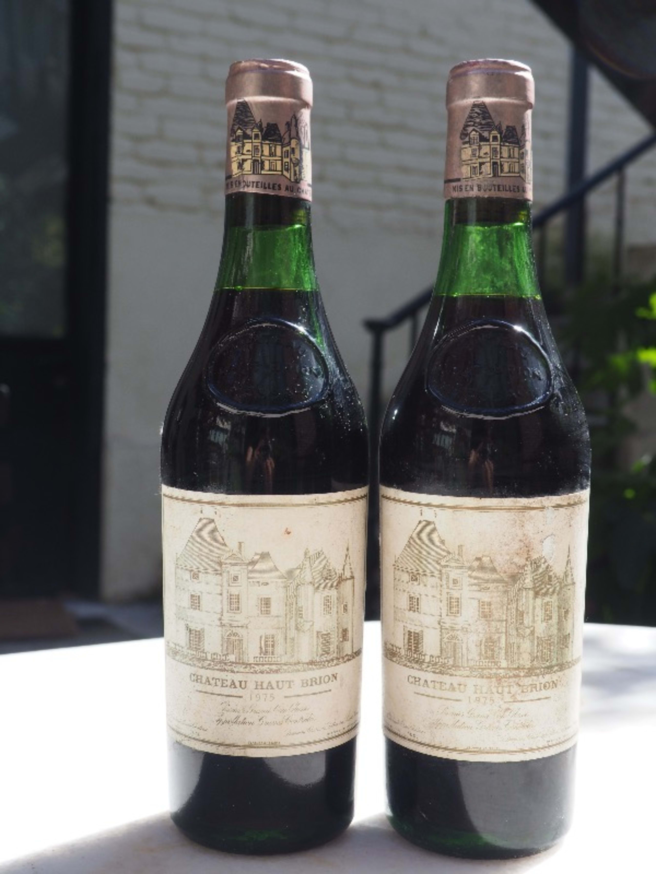 2 x Château Haut Brion, Pessac-Léognan, 1975 ( 37,5cl)