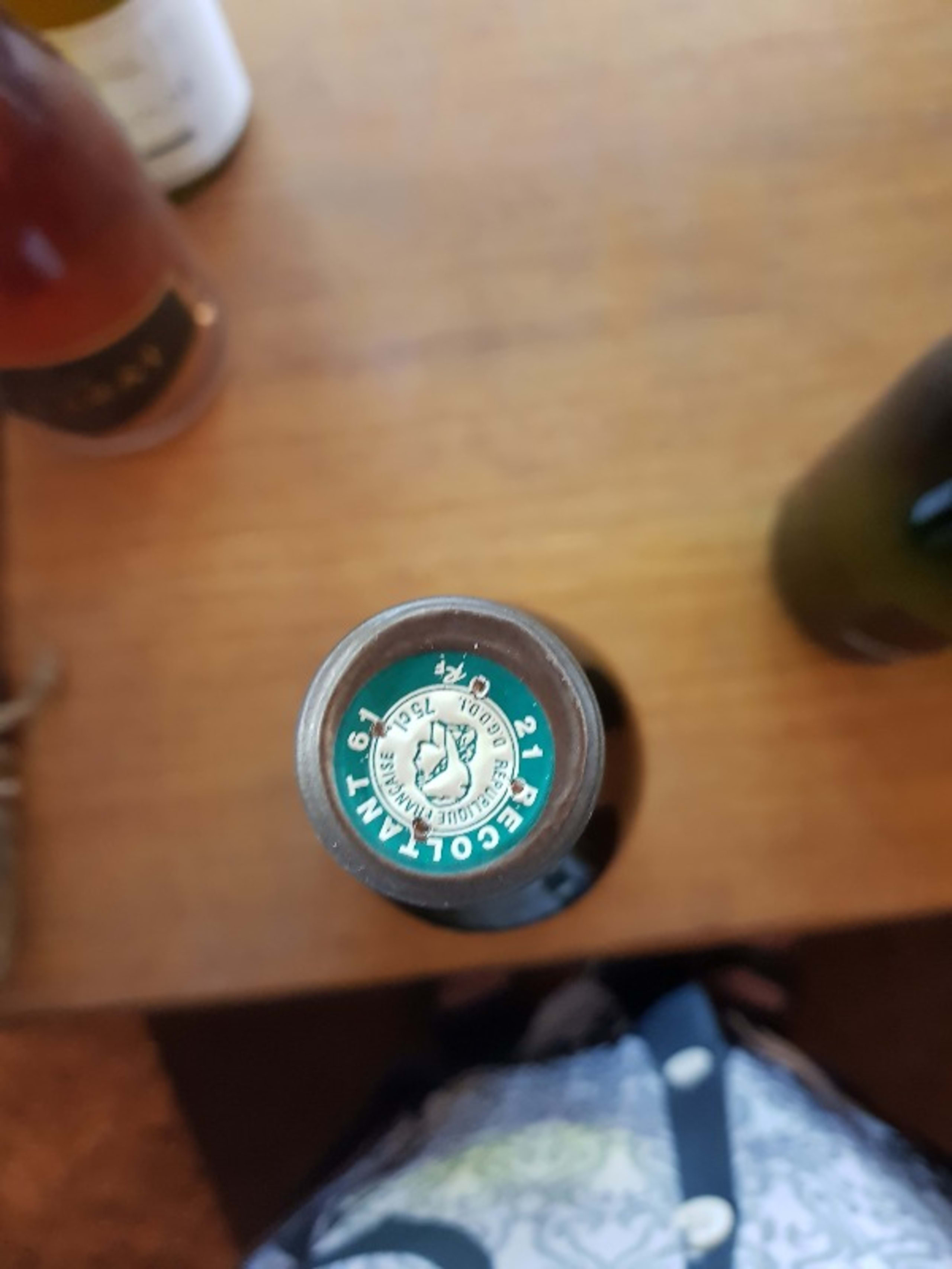 Caps