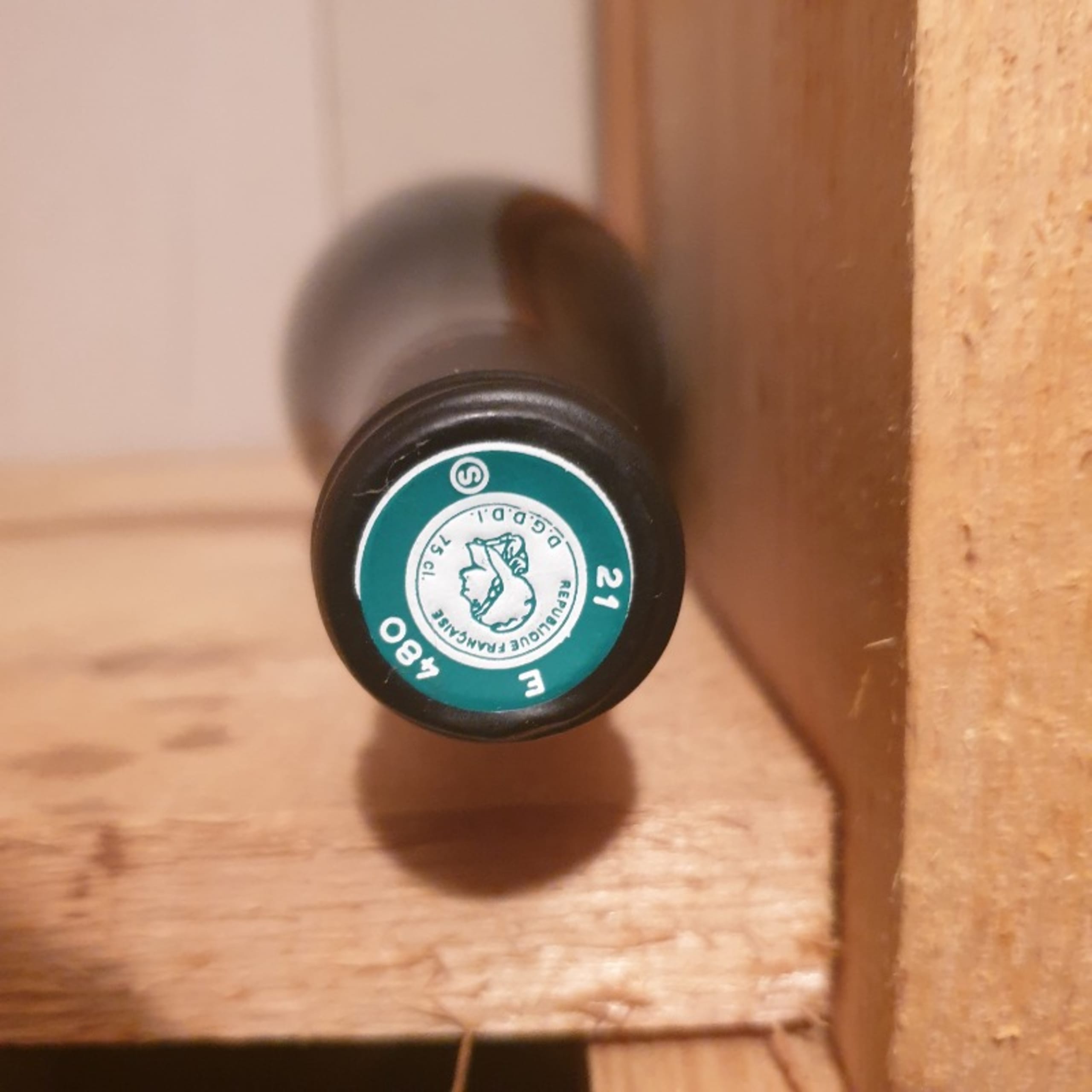 Caps
