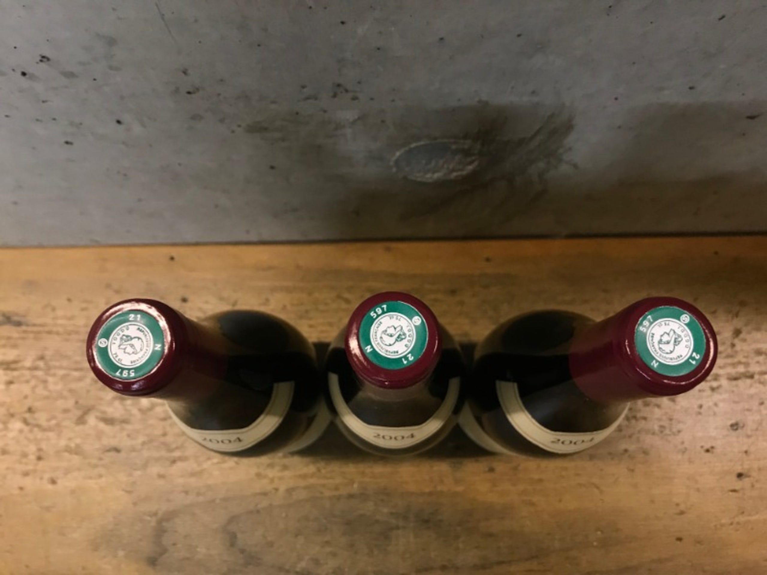 Caps