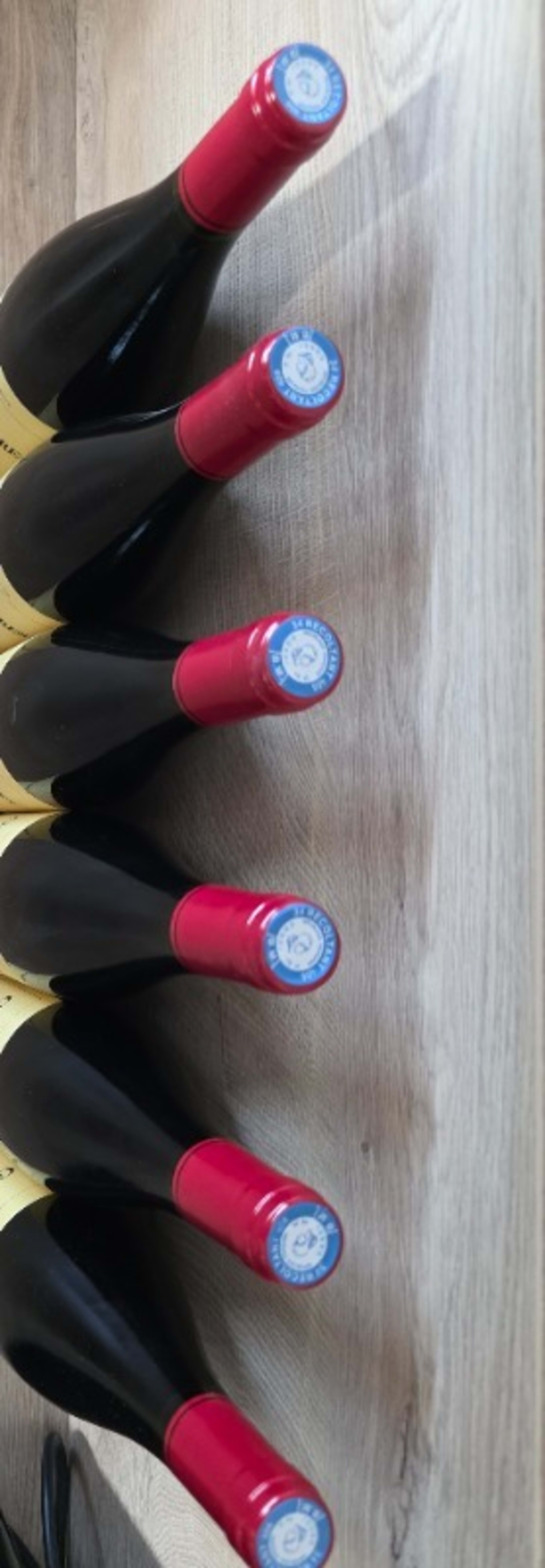 Caps