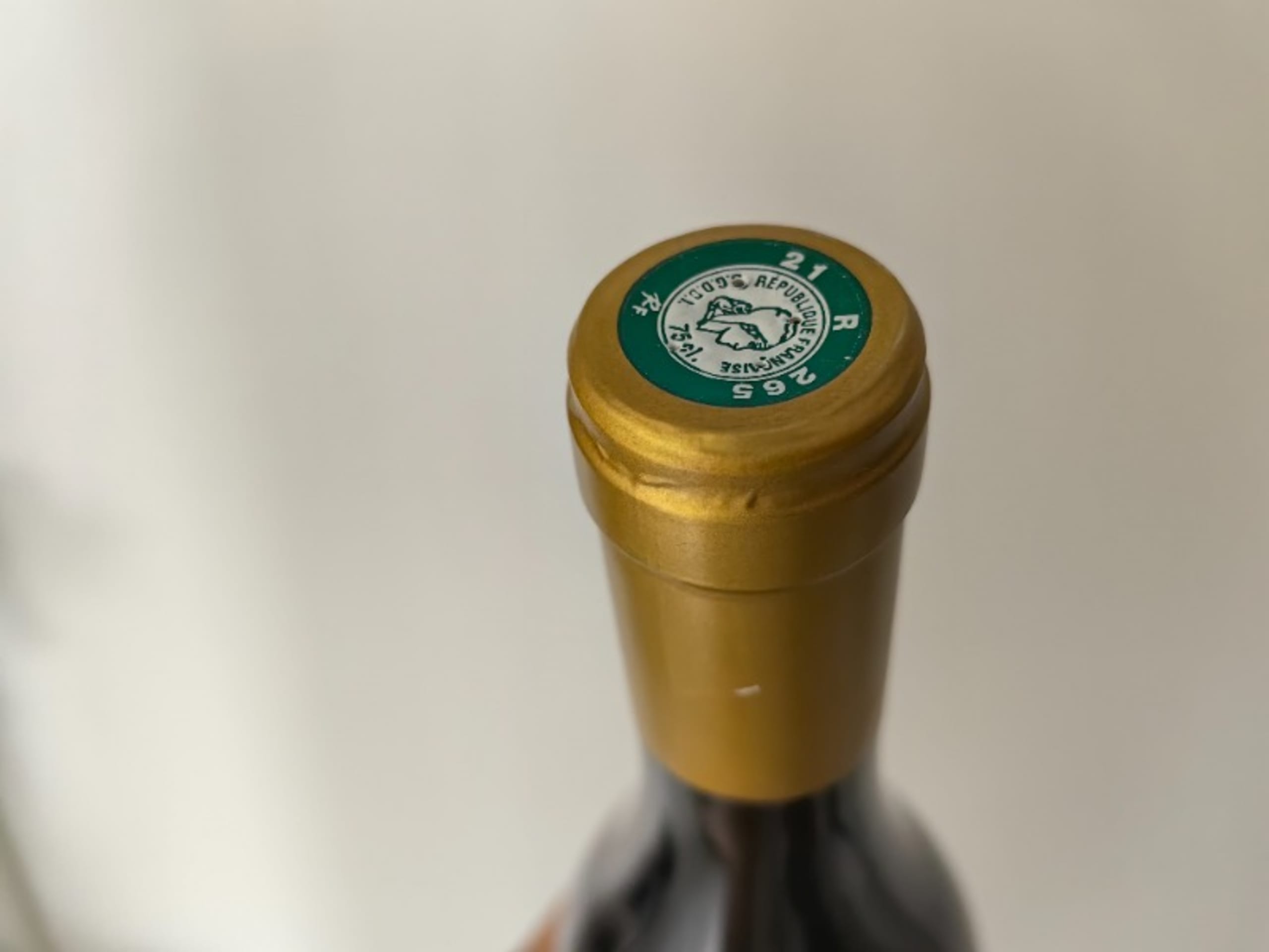 Caps
