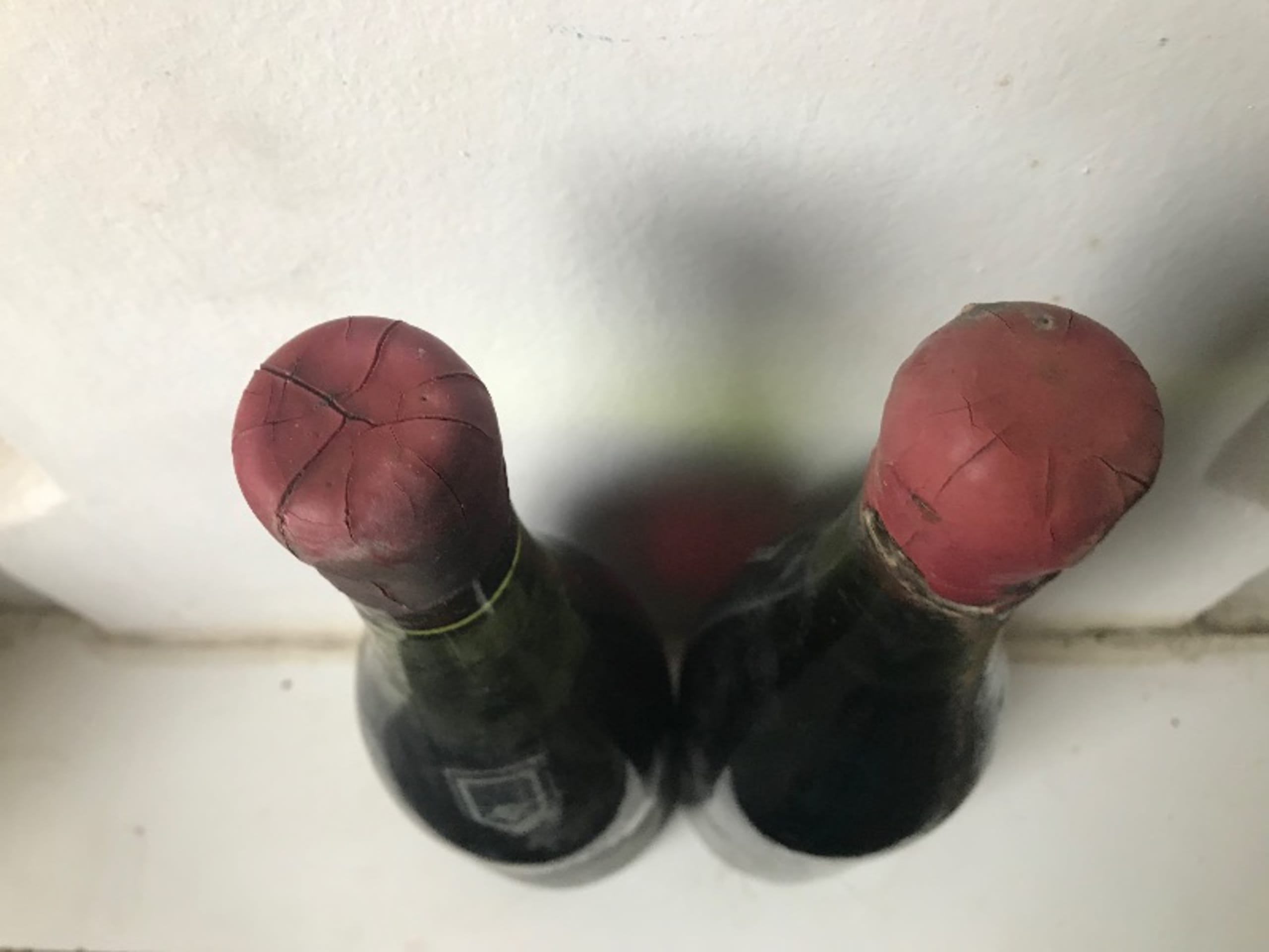 Caps