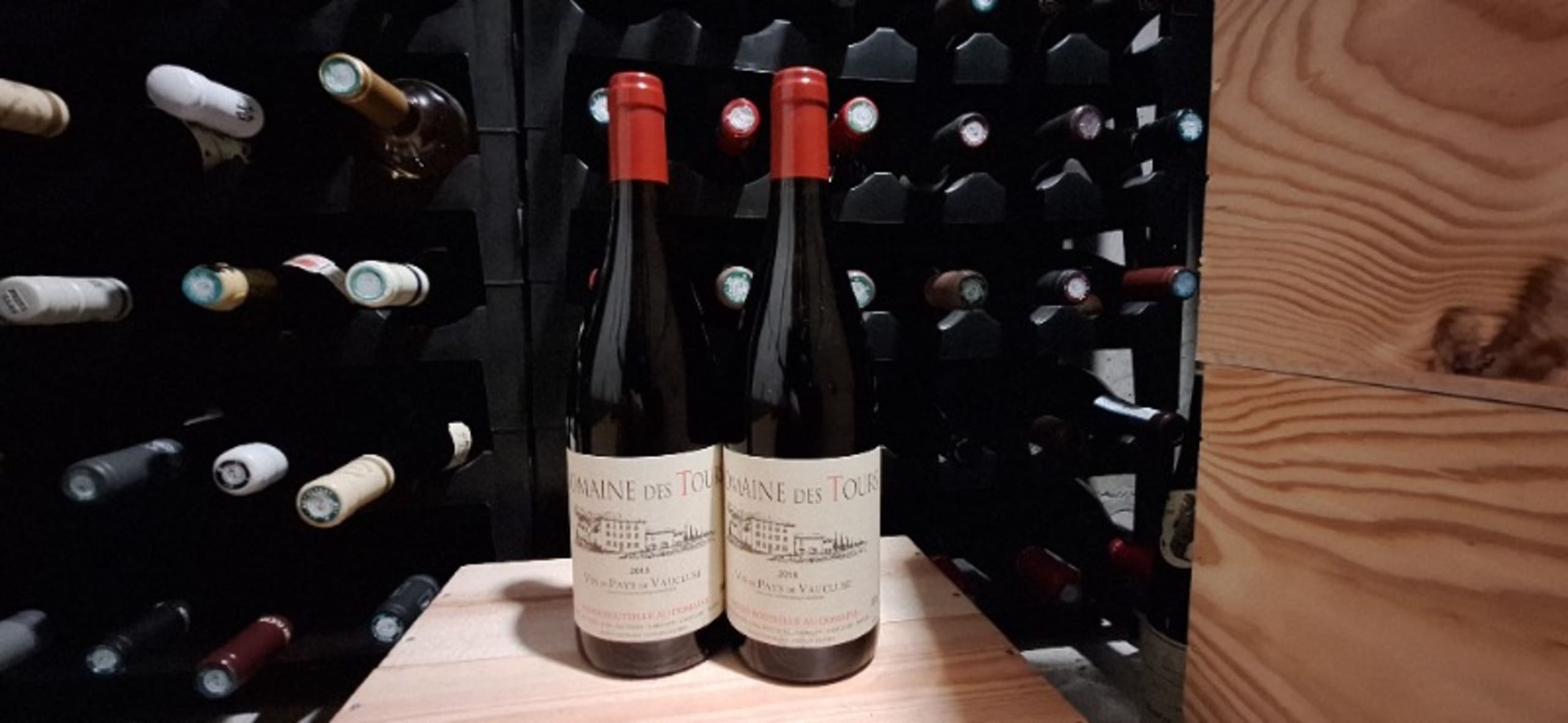 2 x Vin de Pays du Vaucluse, Domaine des Tours, 2018