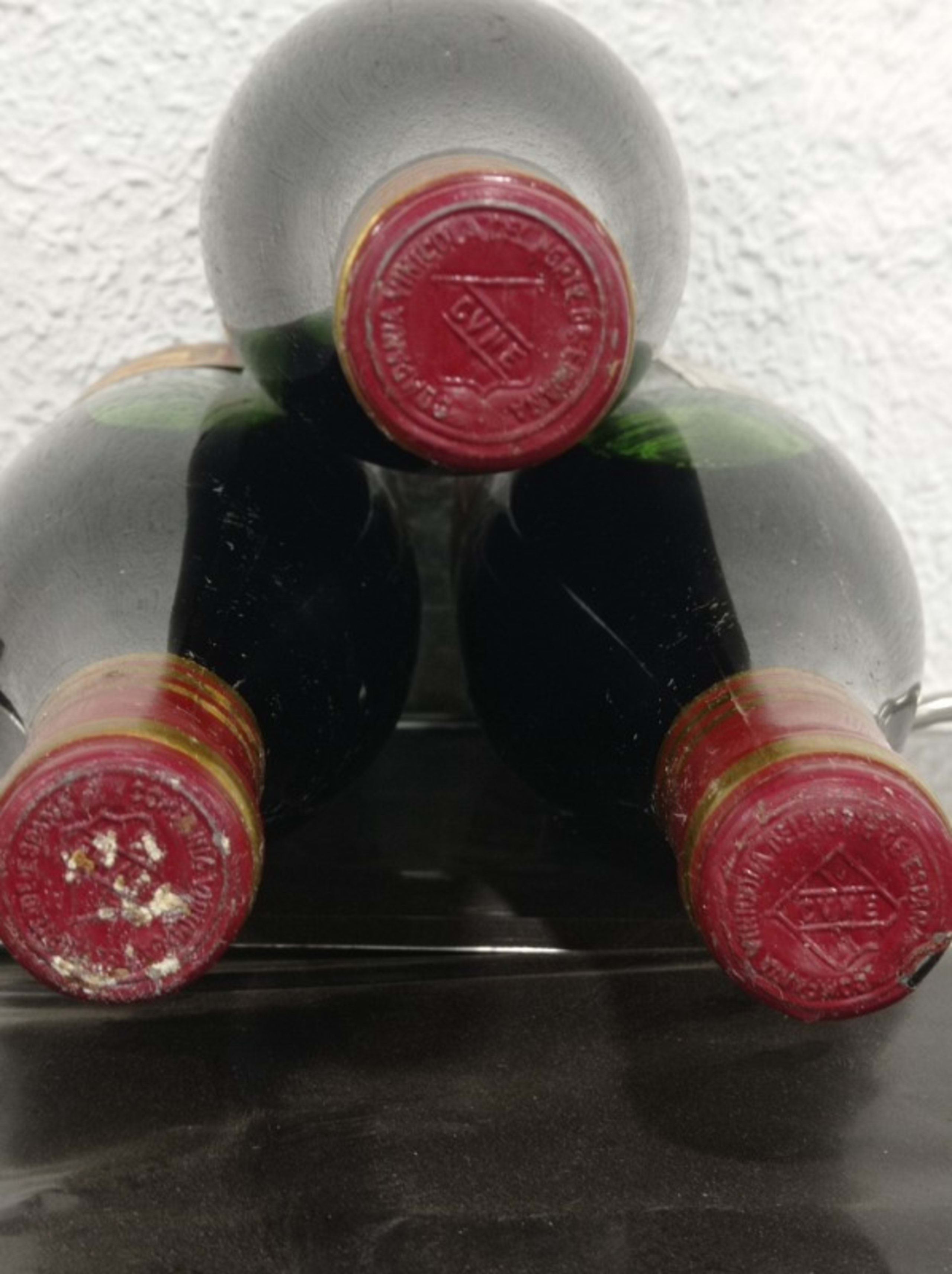 Caps