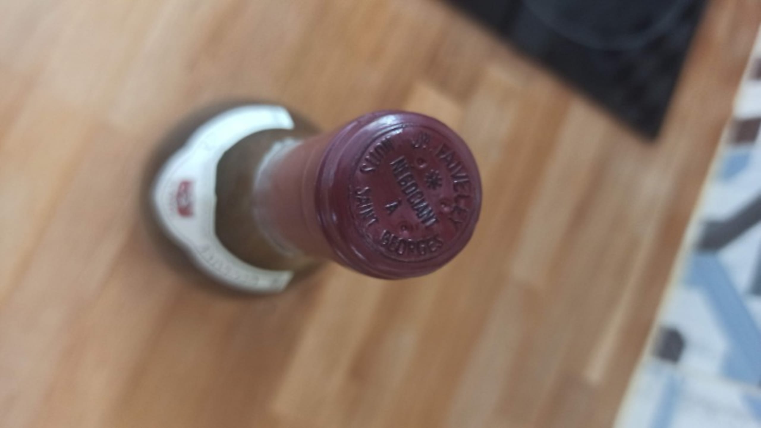Caps