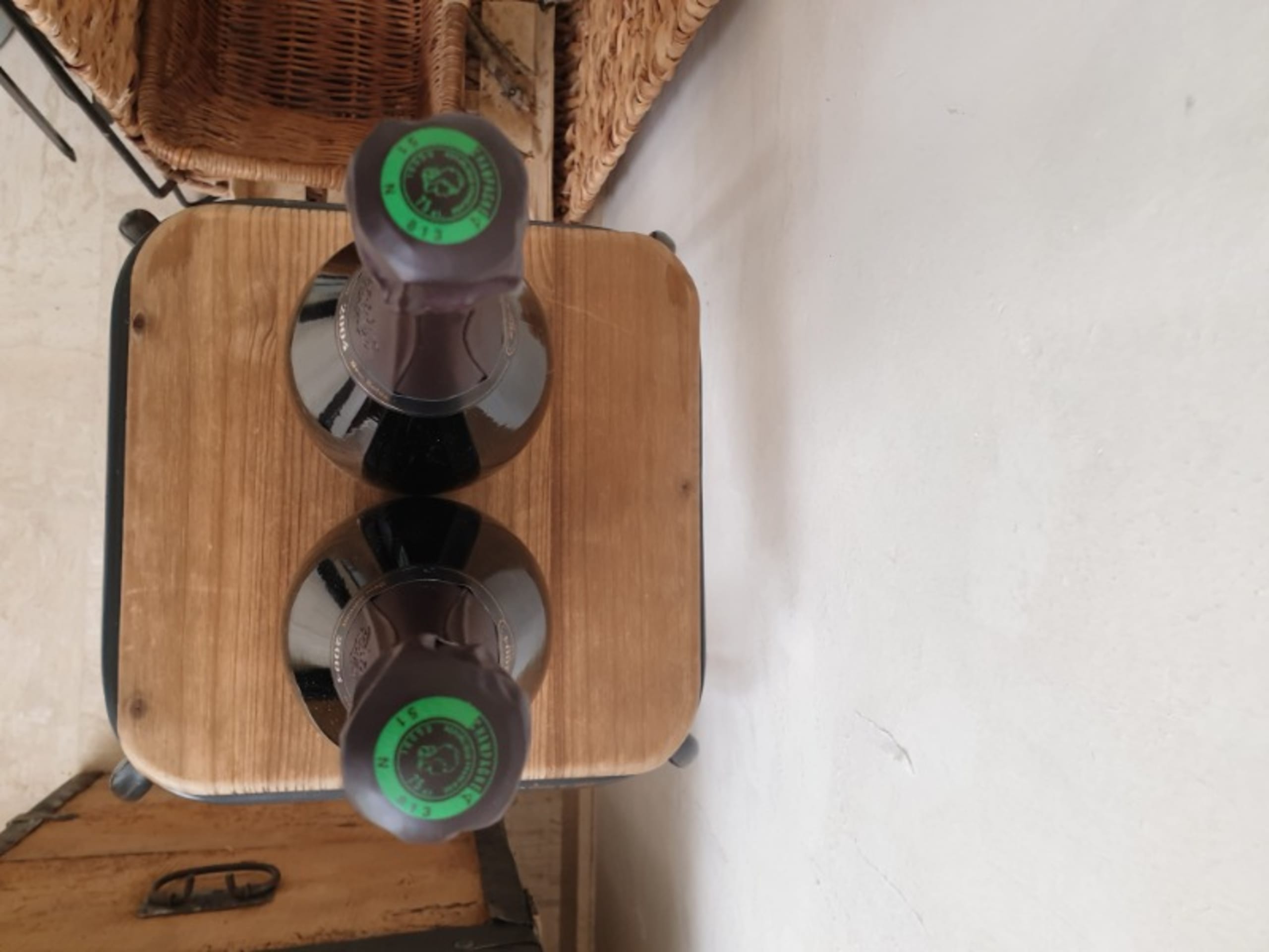 Caps