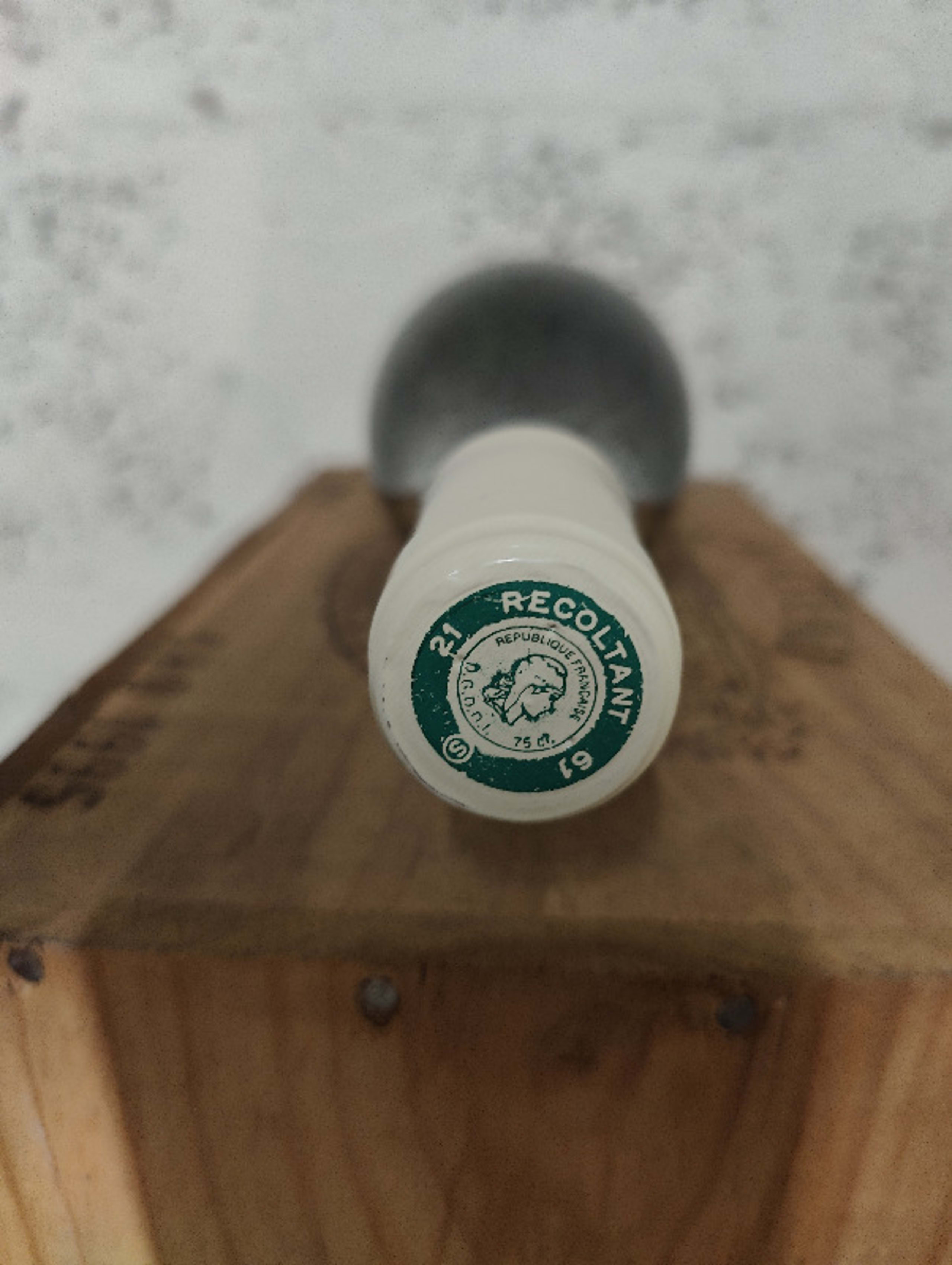 Caps