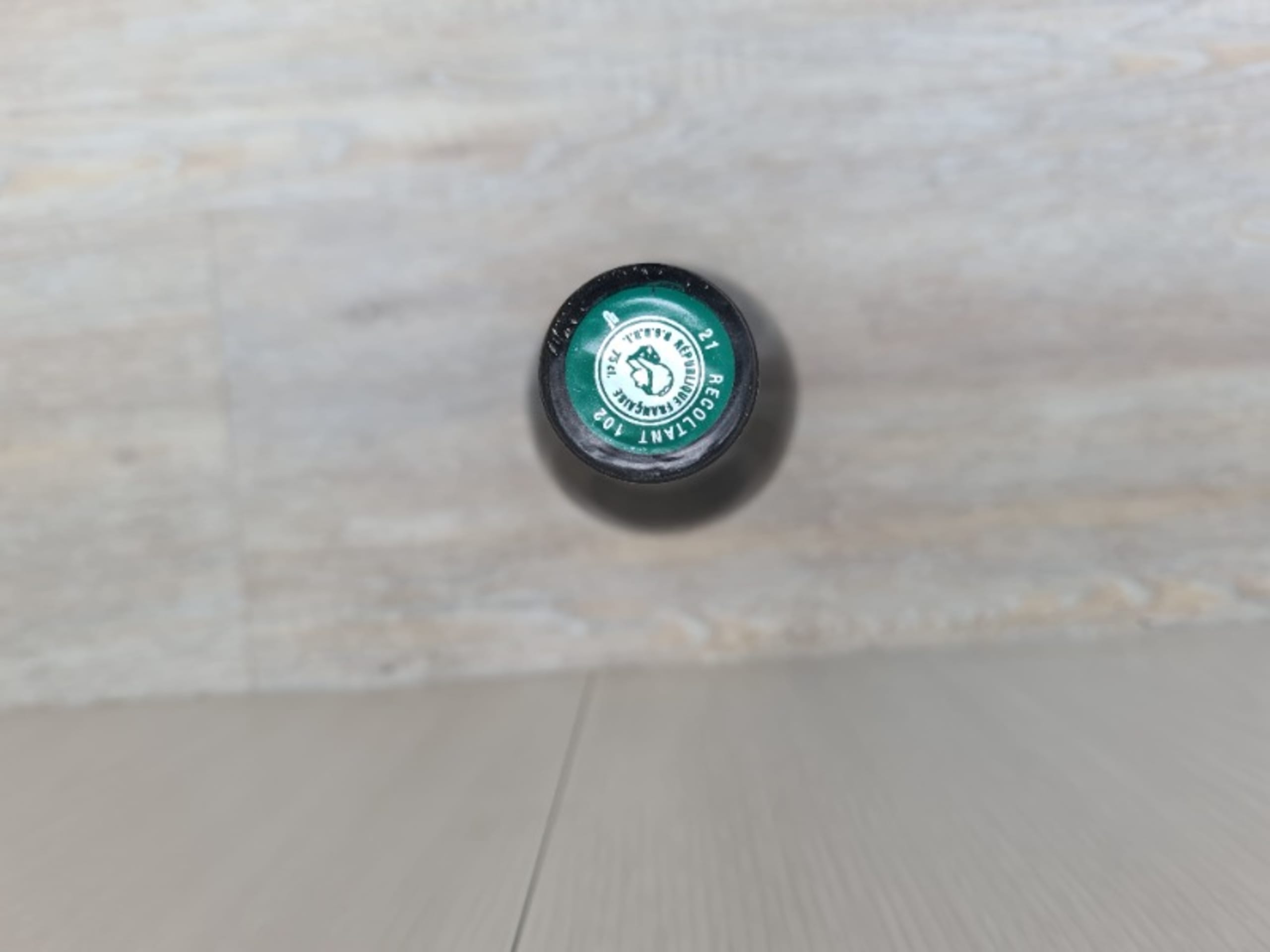 Caps