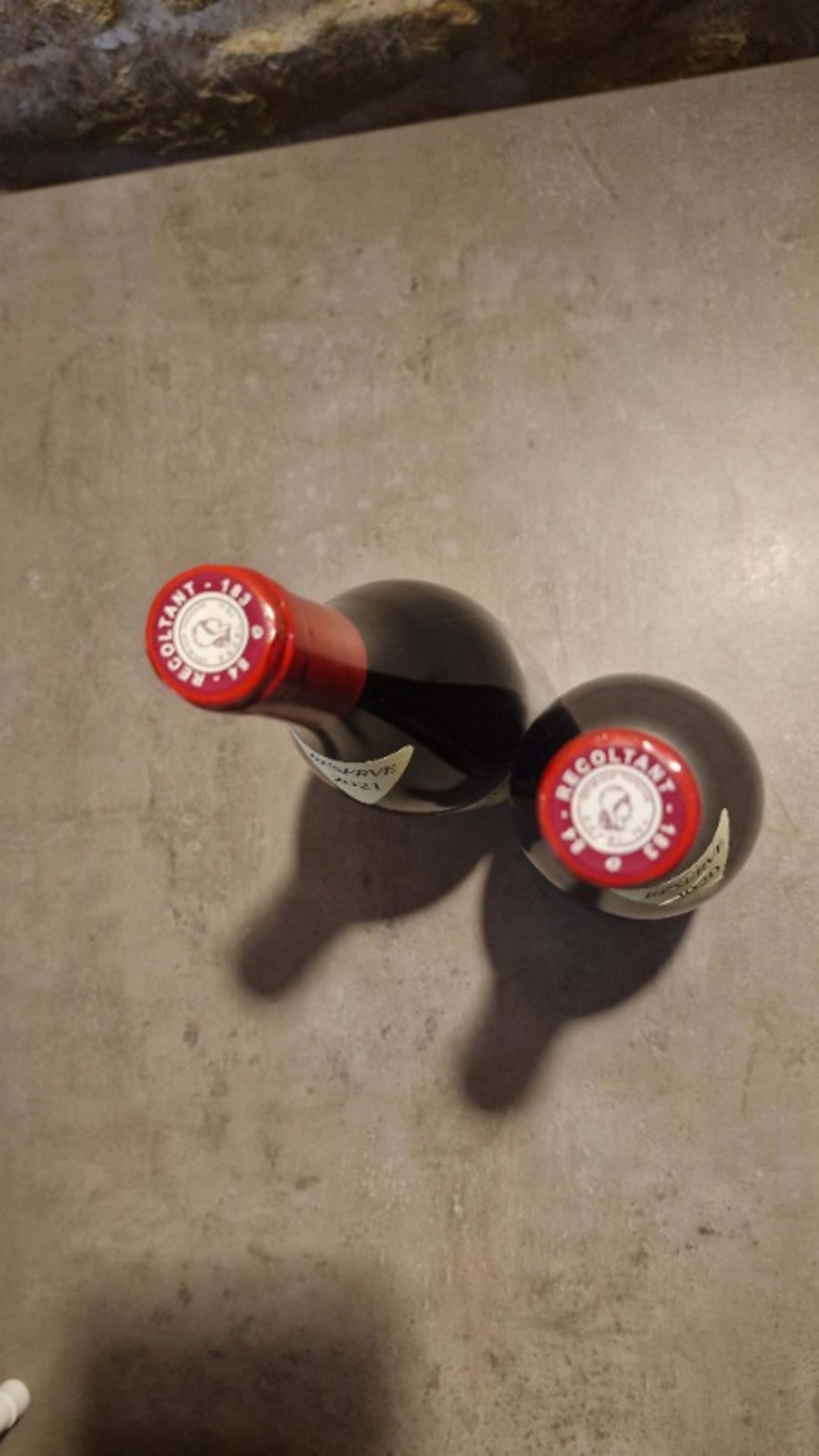 Caps