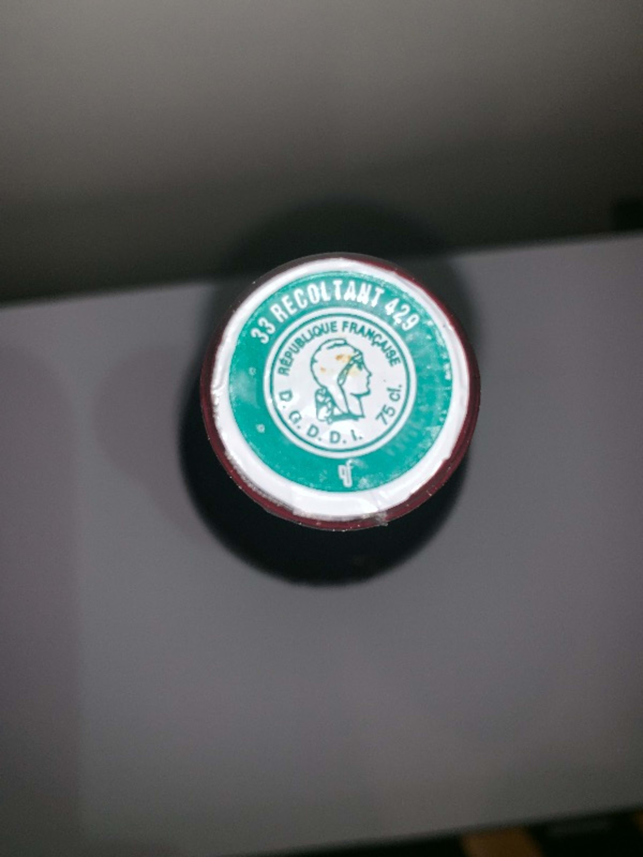 Caps