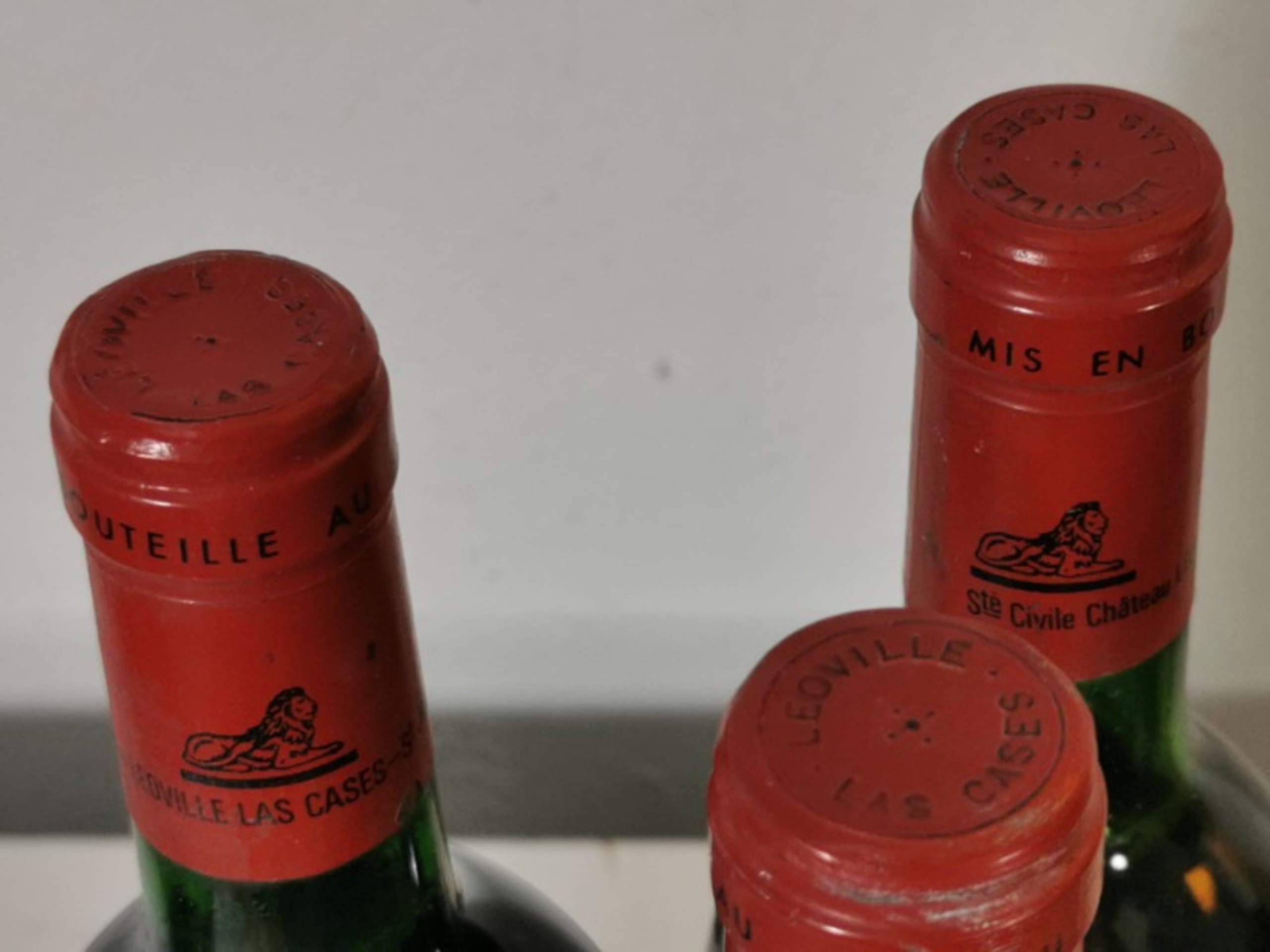 Caps