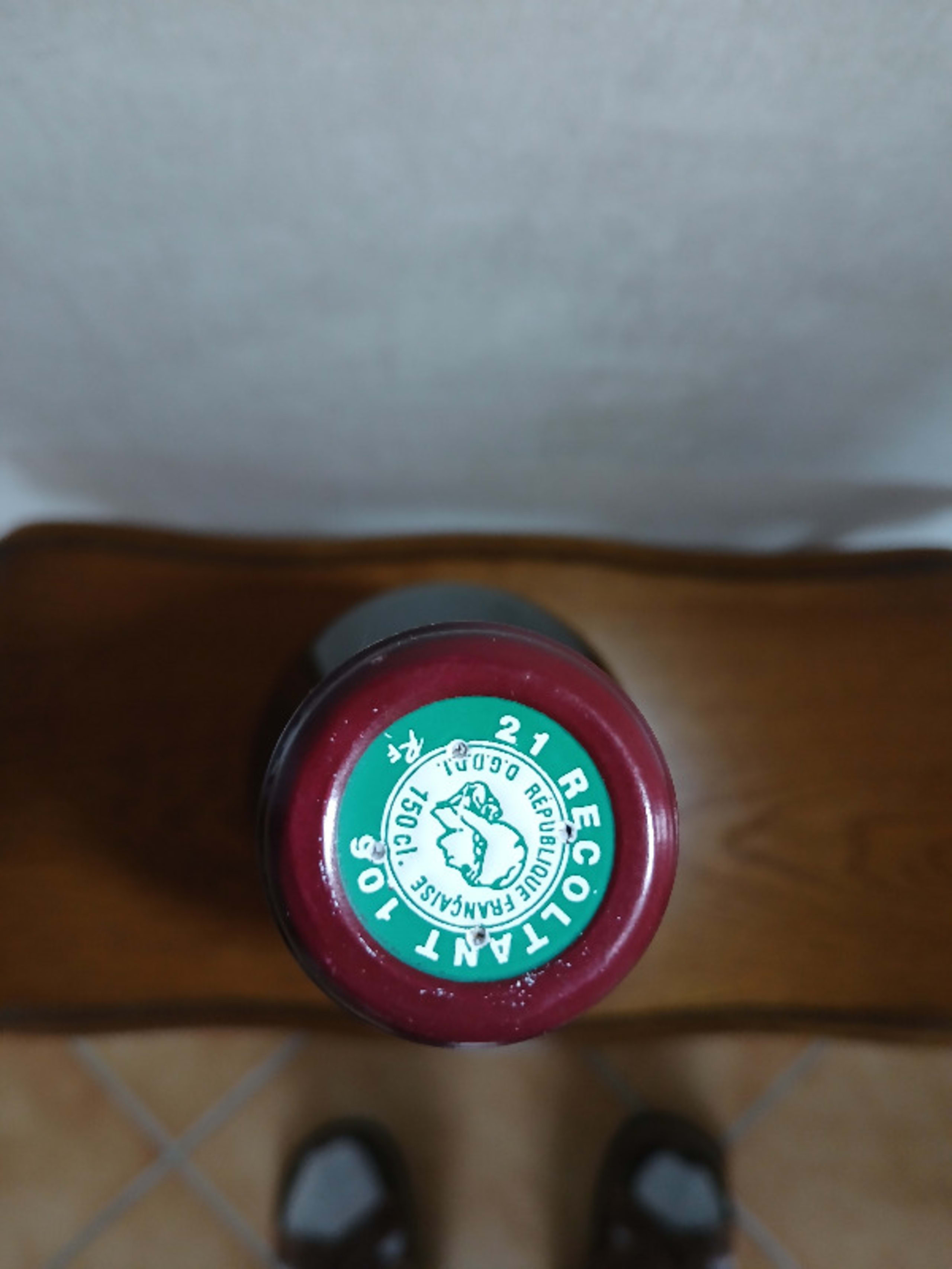 Caps