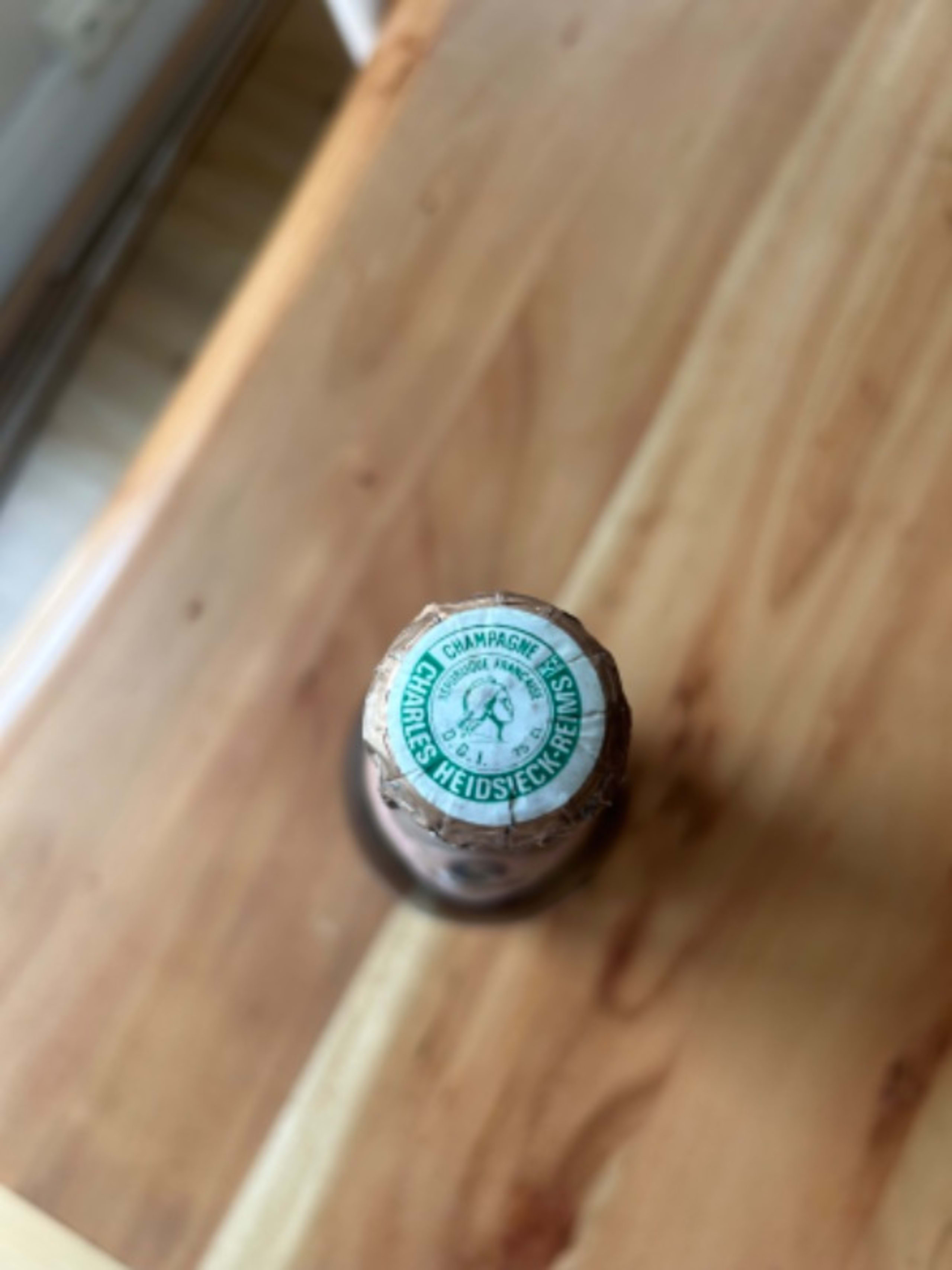 Caps