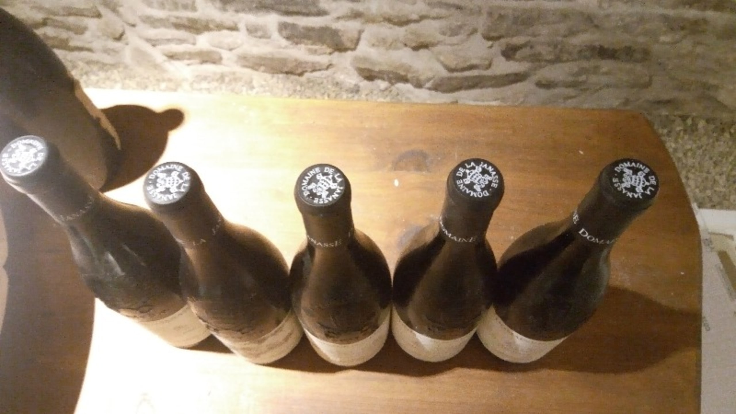 Caps