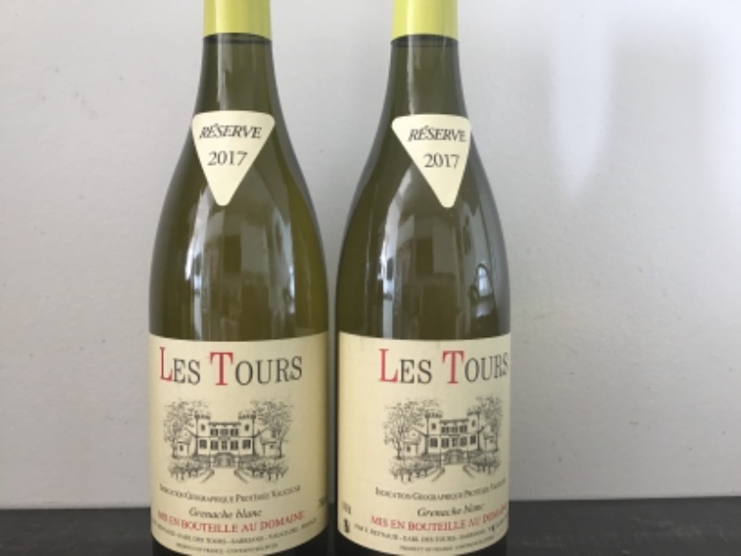 2 x Côtes-du-Rhône, Grenache Blanc, Les Tours, 2017