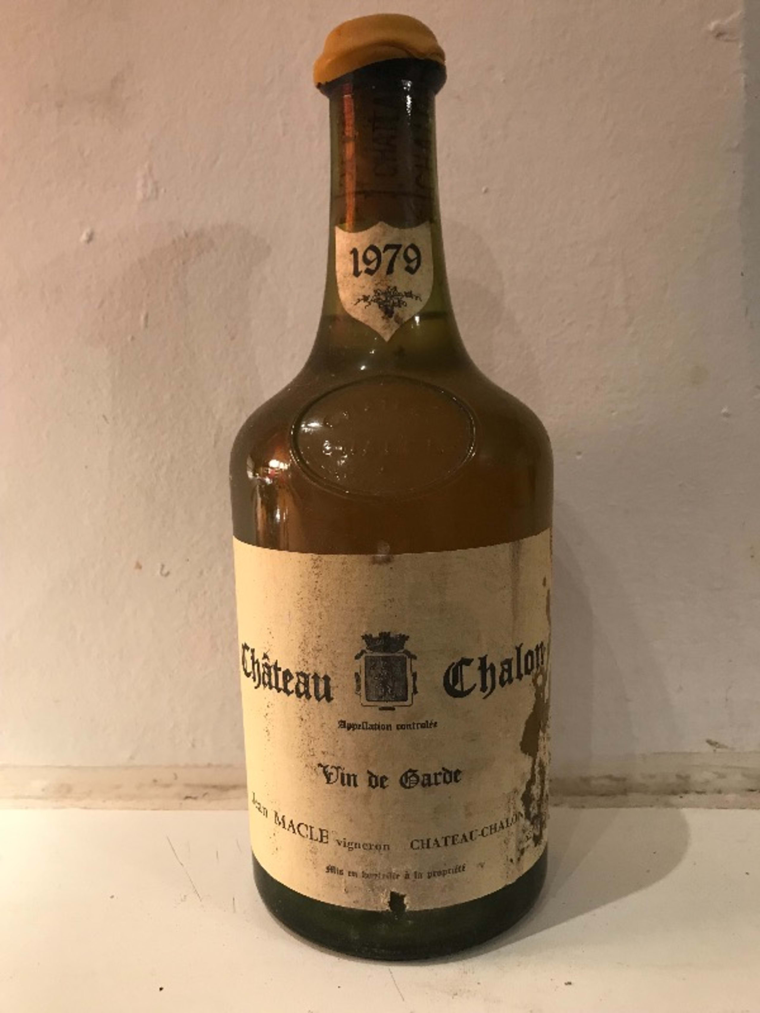 Jean Macle (62cl), Château-Châlon, 1979