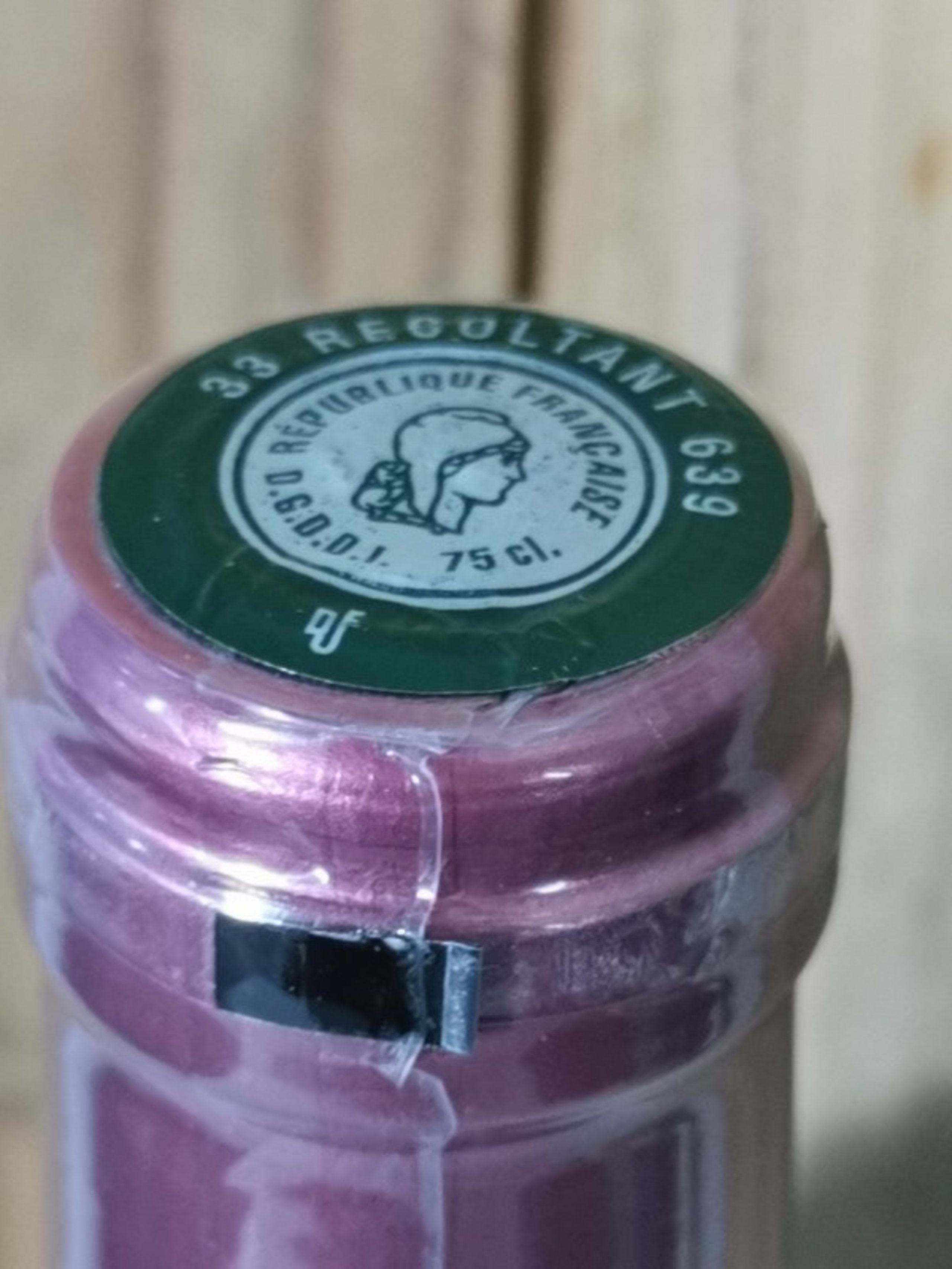 Caps