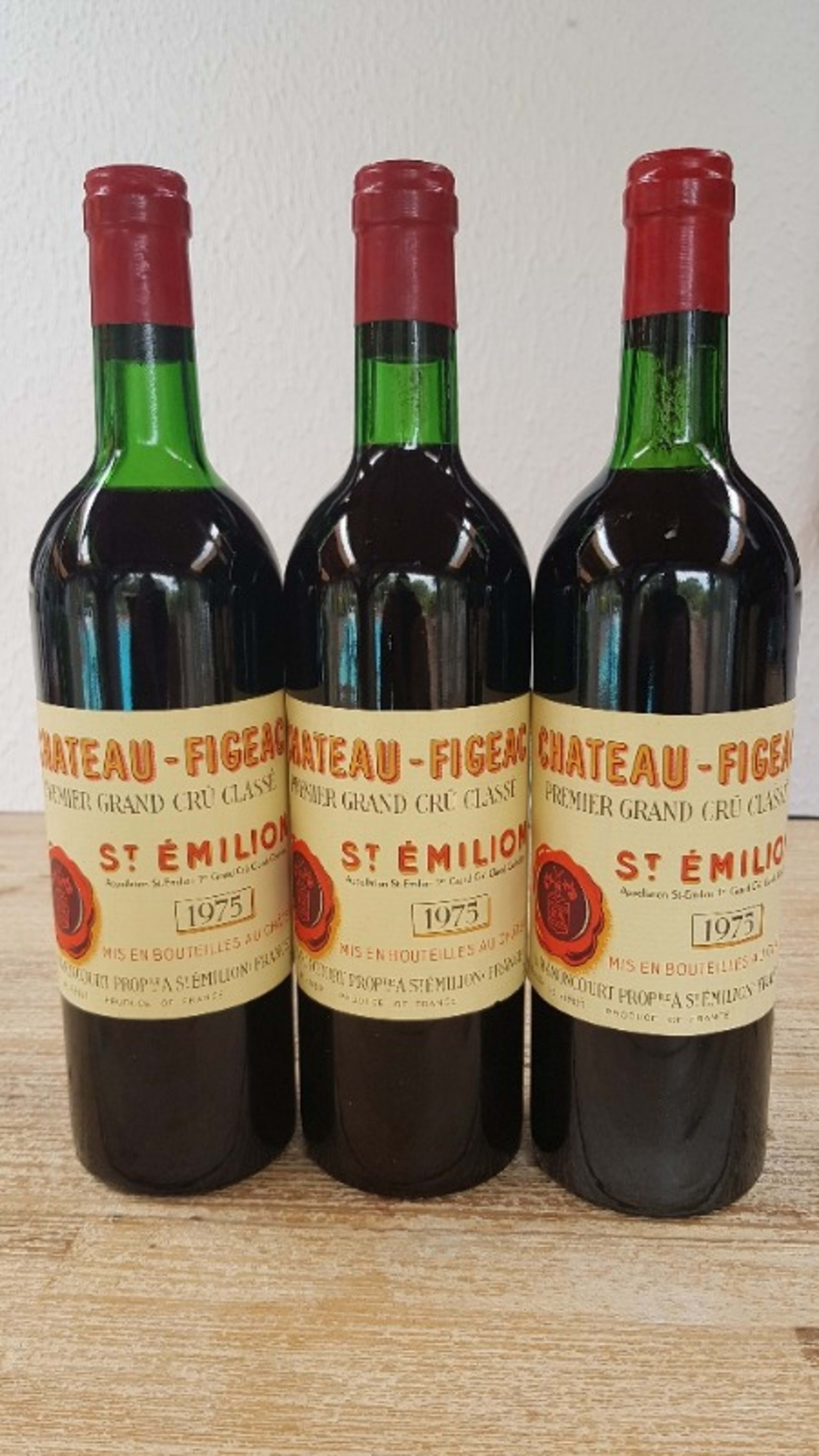 3 x Château FIGEAC, Saint-Émilion Grand Cru, 1975
