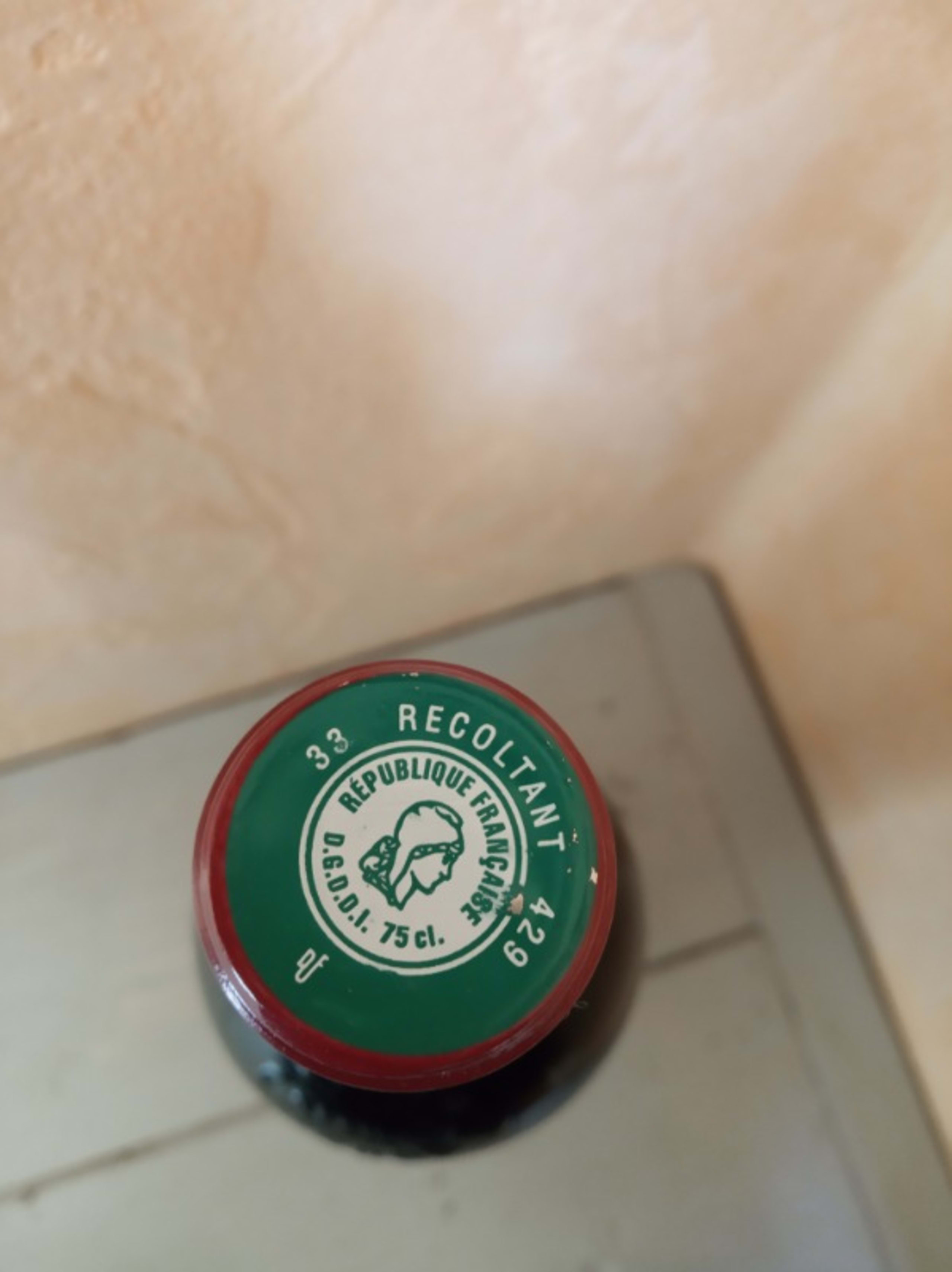 Caps