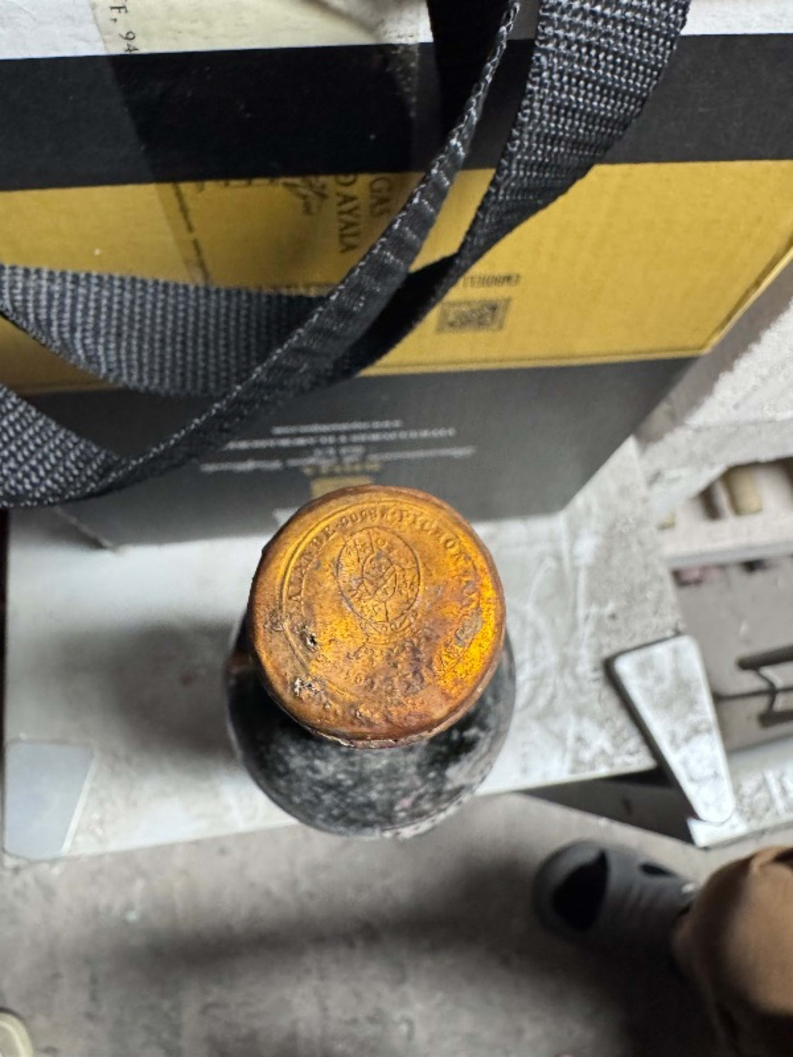 Caps