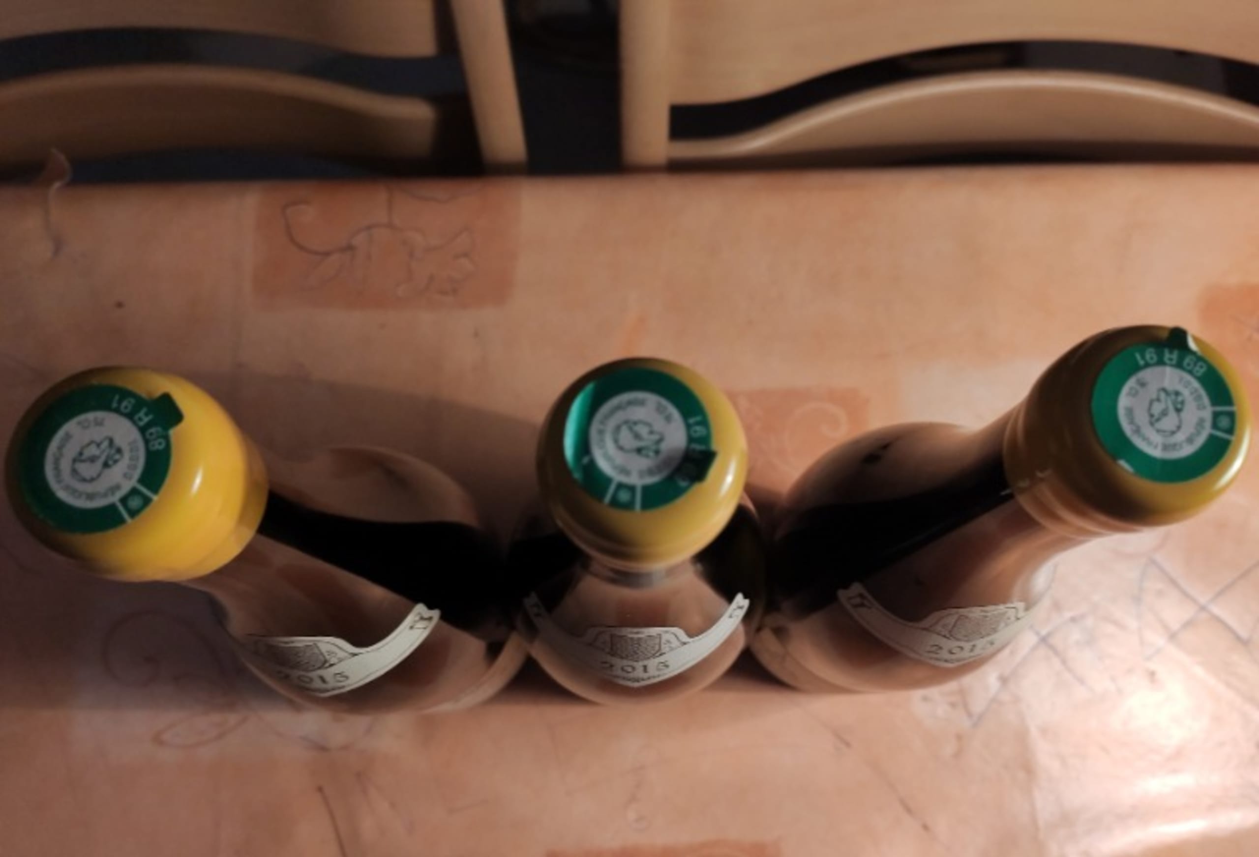 Caps