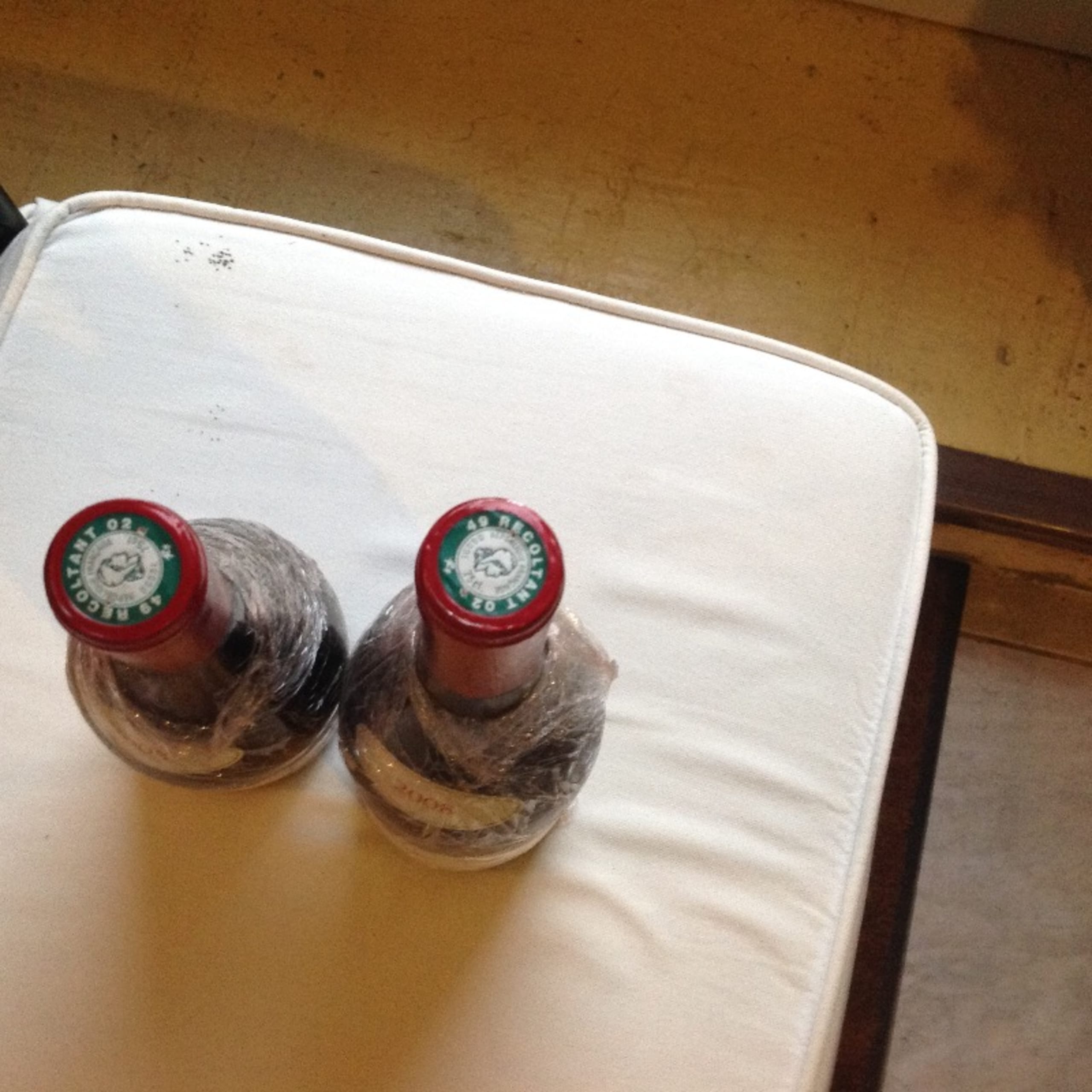 Caps