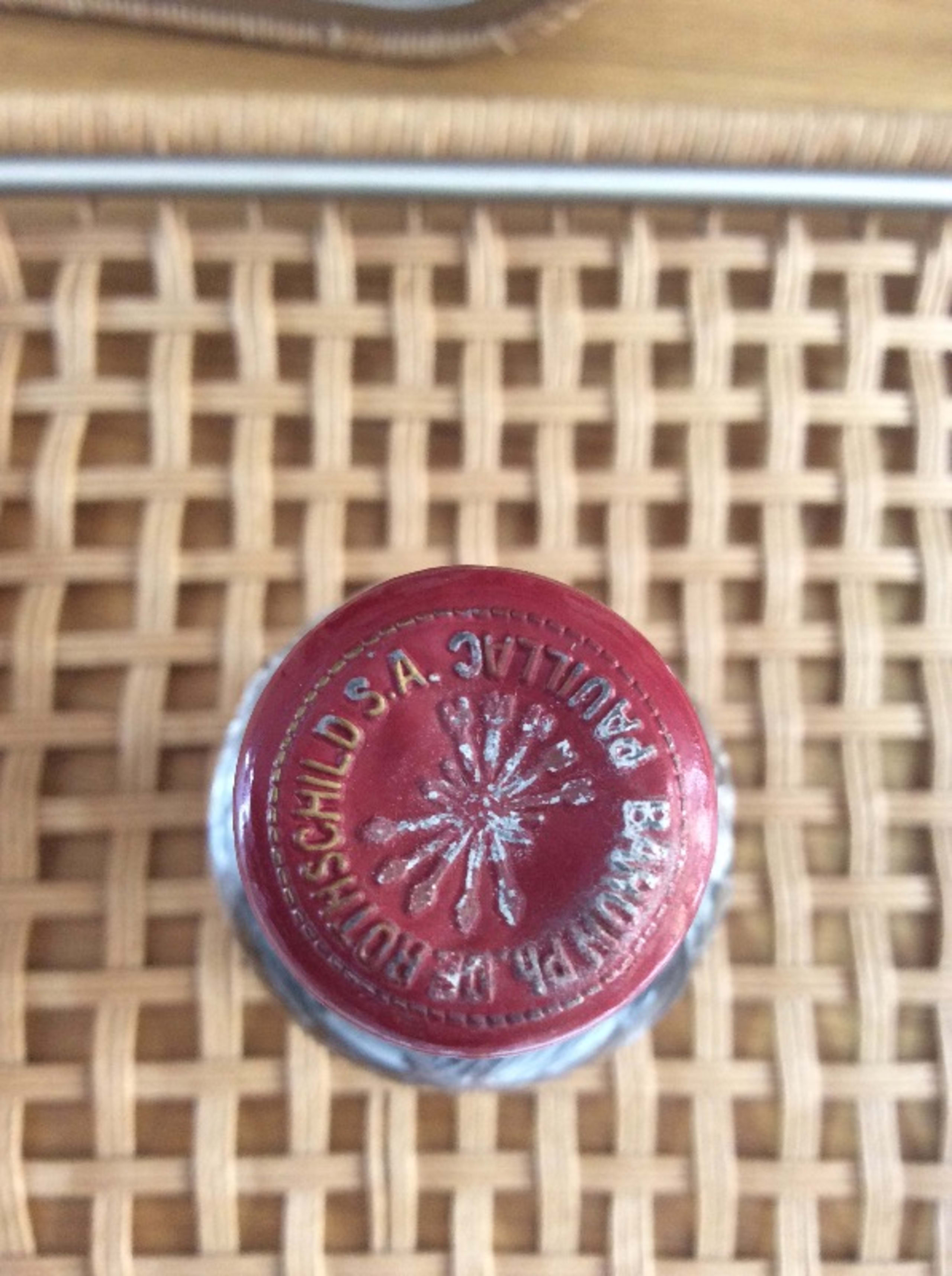 Caps