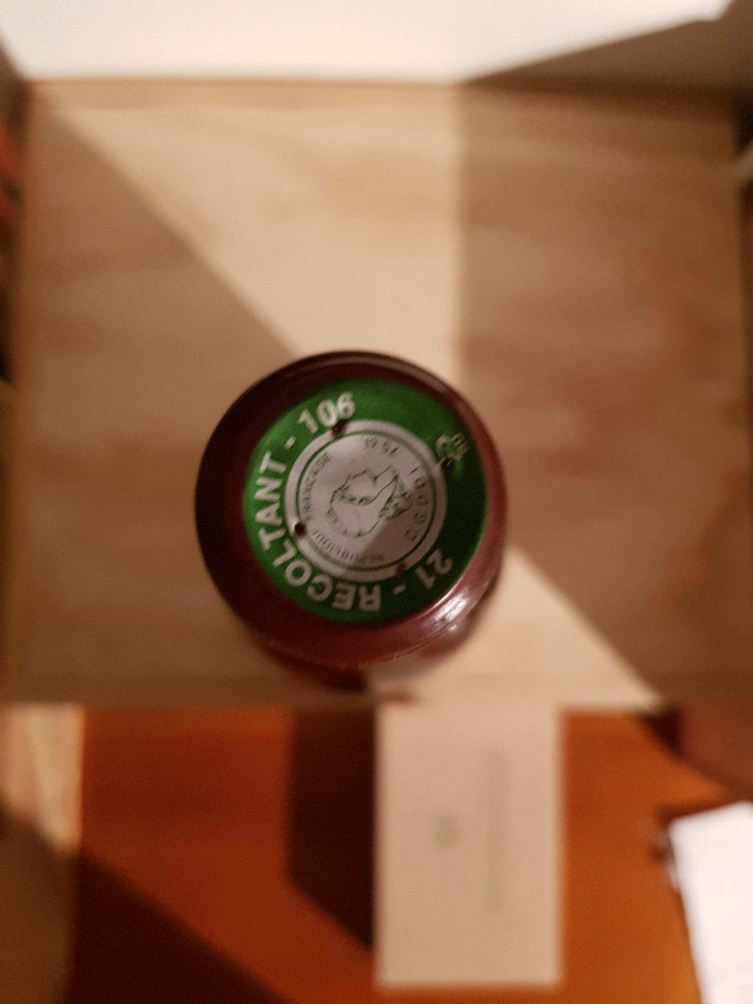 Caps