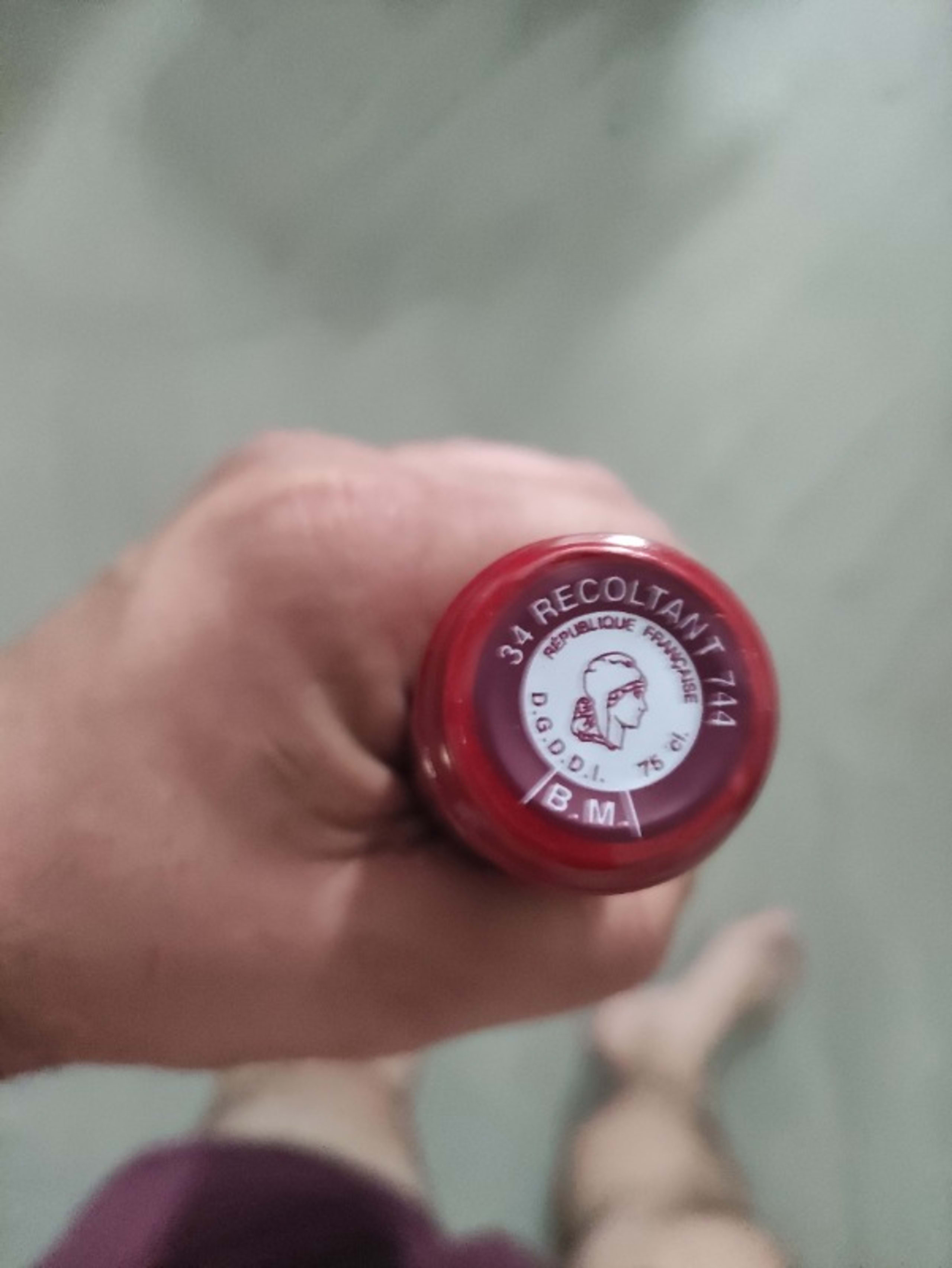 Caps