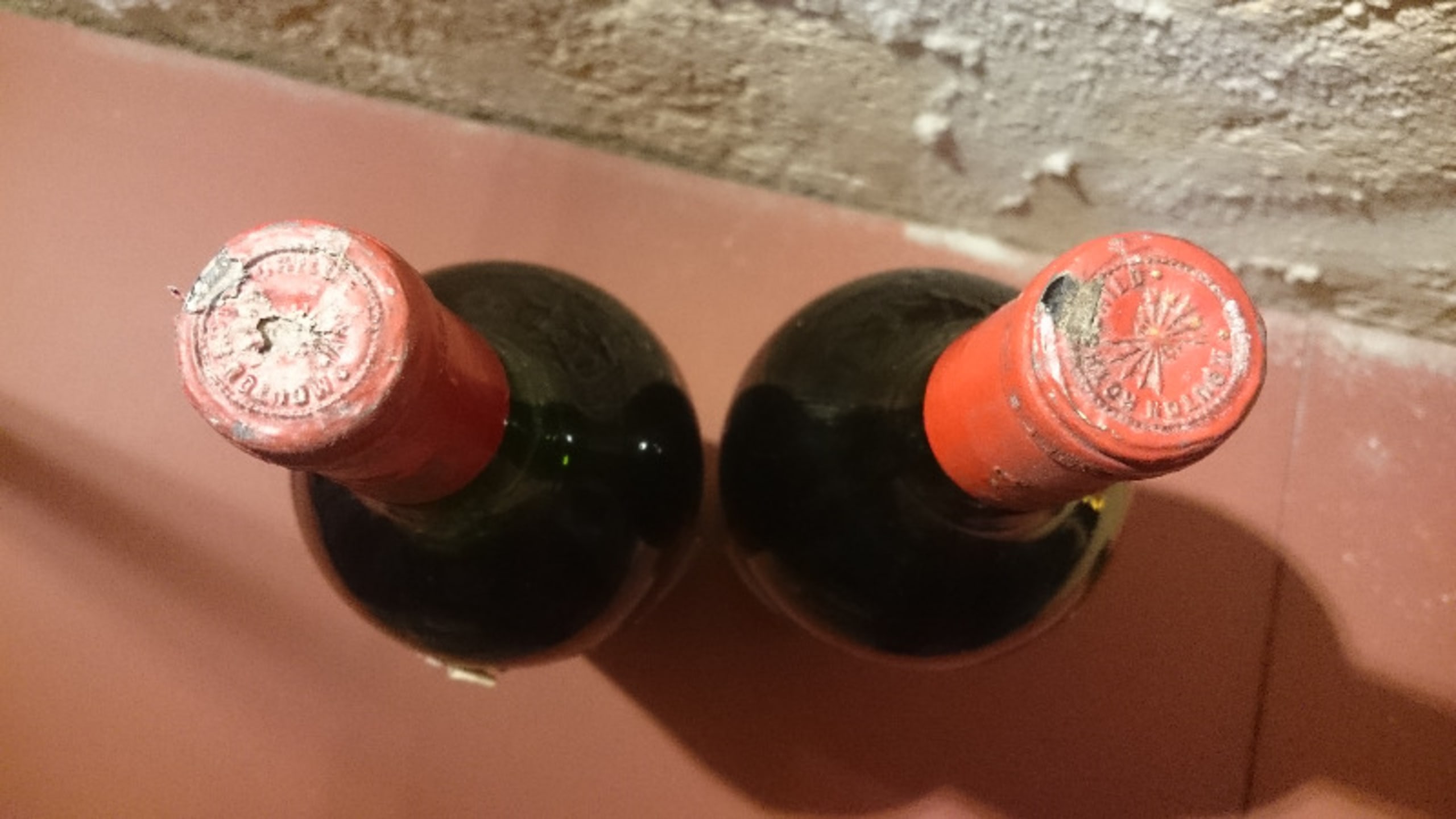 Caps