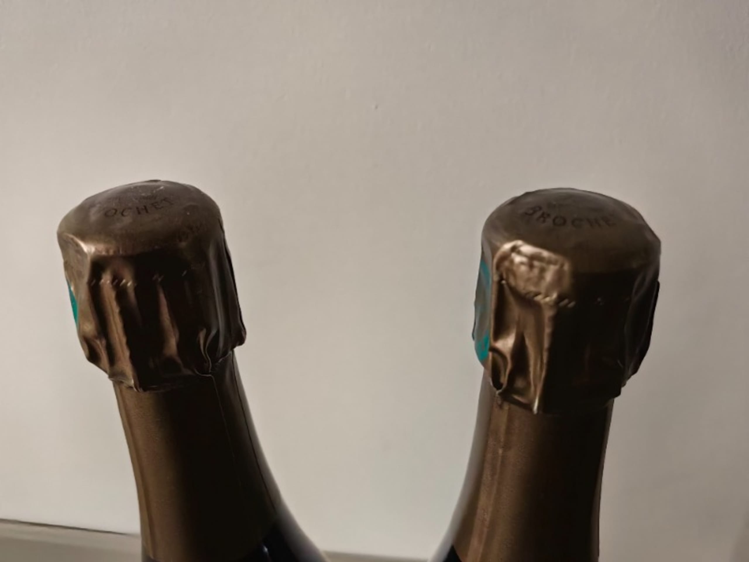 Caps
