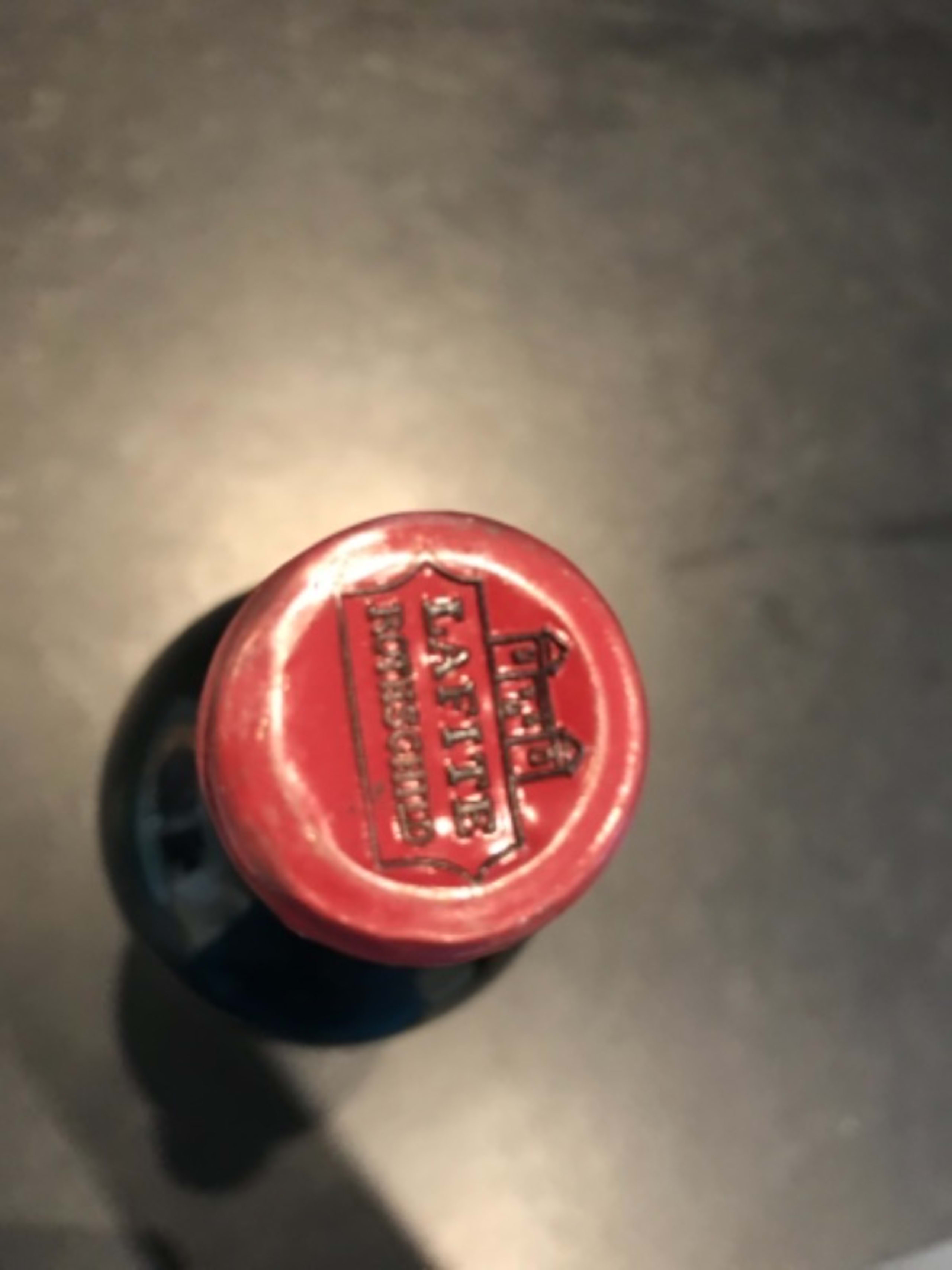 Caps