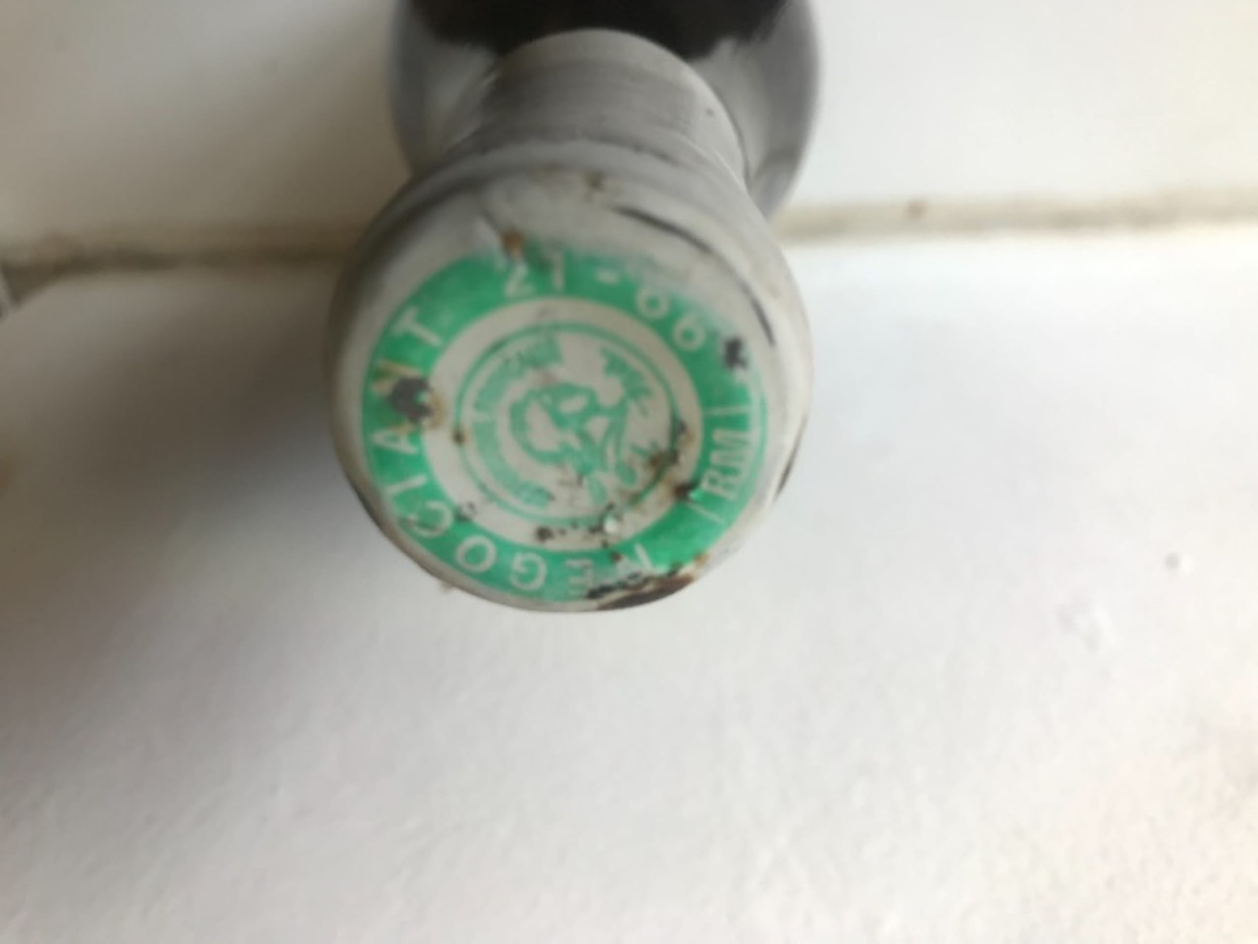 Caps