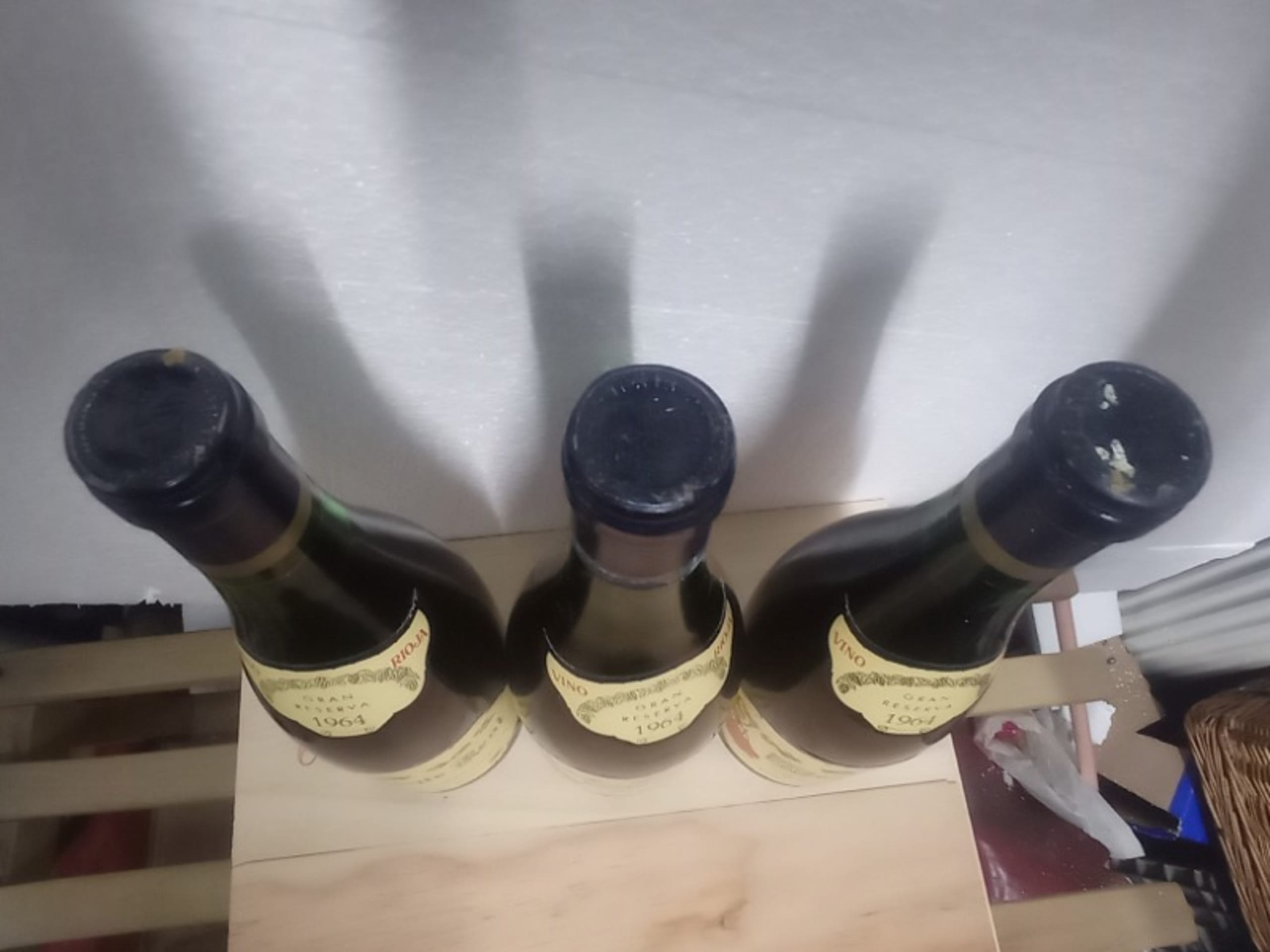 Caps