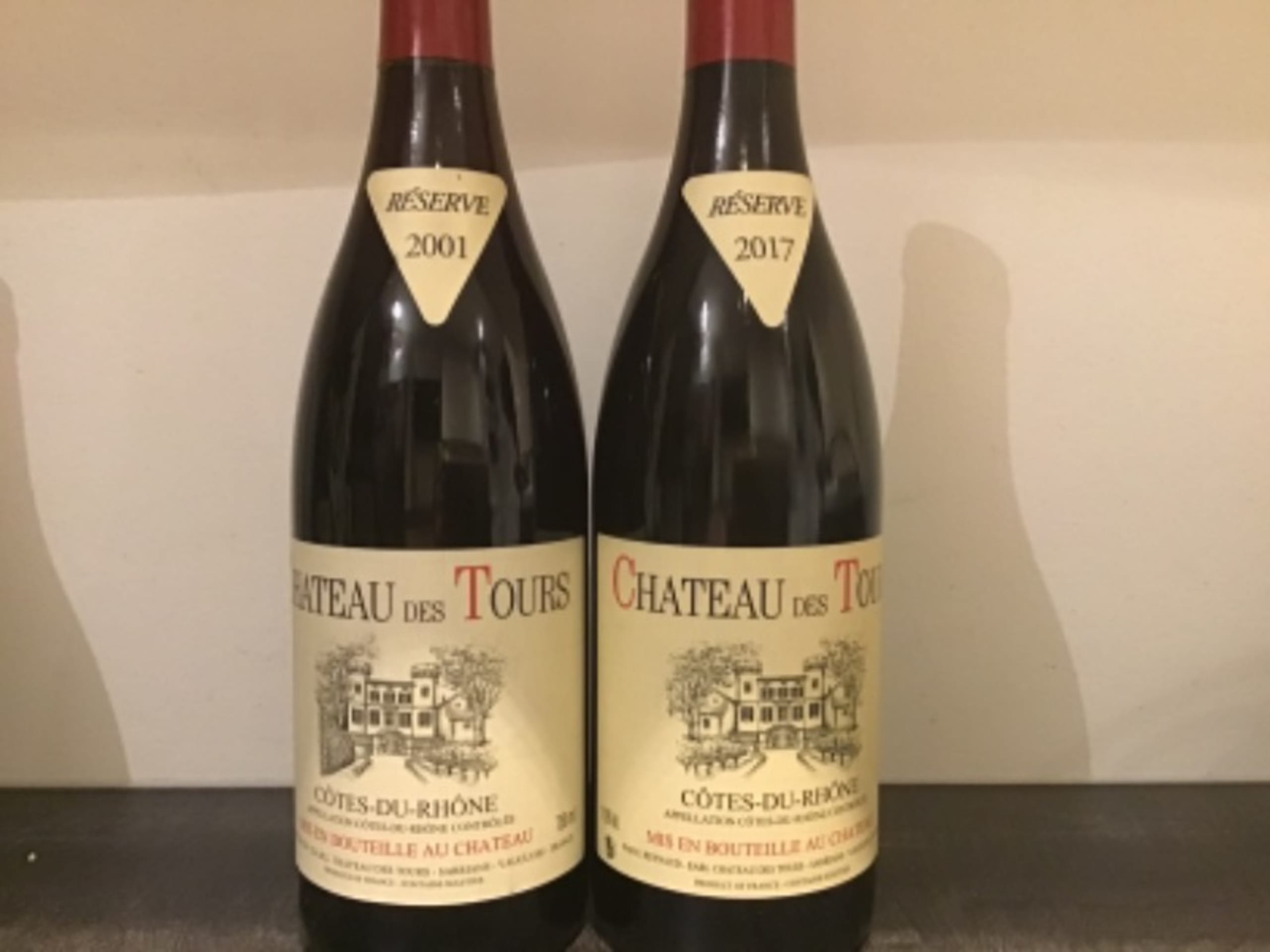 2 x Côtes-du-Rhône, Réserve, Château des Tours 2001/2017
