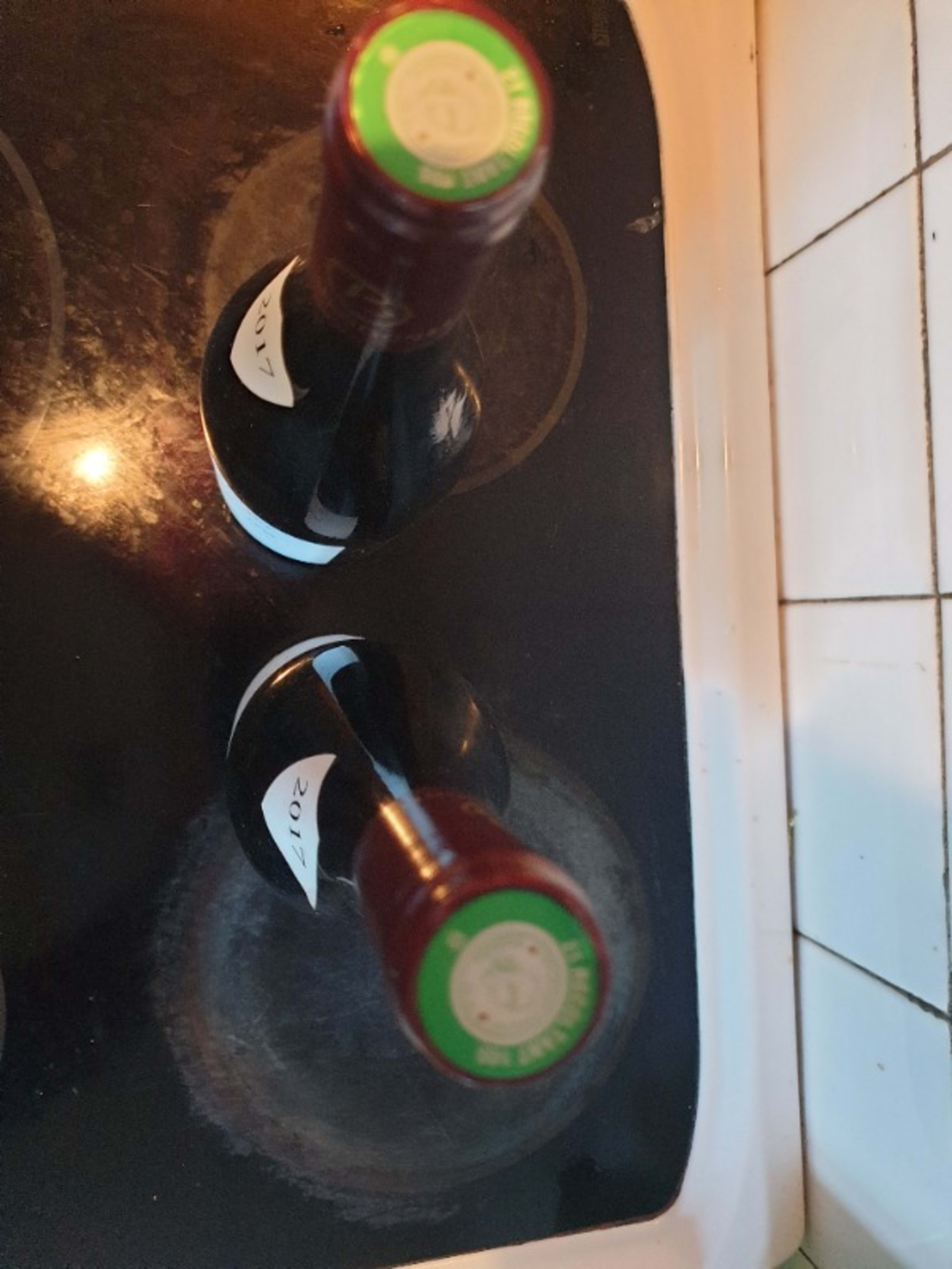Caps